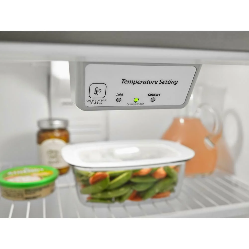 Amana ART308FFDM 30-inch Wide Top-Freezer Refrigerator with Garden Fresh™ Crisper Bins - 18 cu. ft. - Image 2
