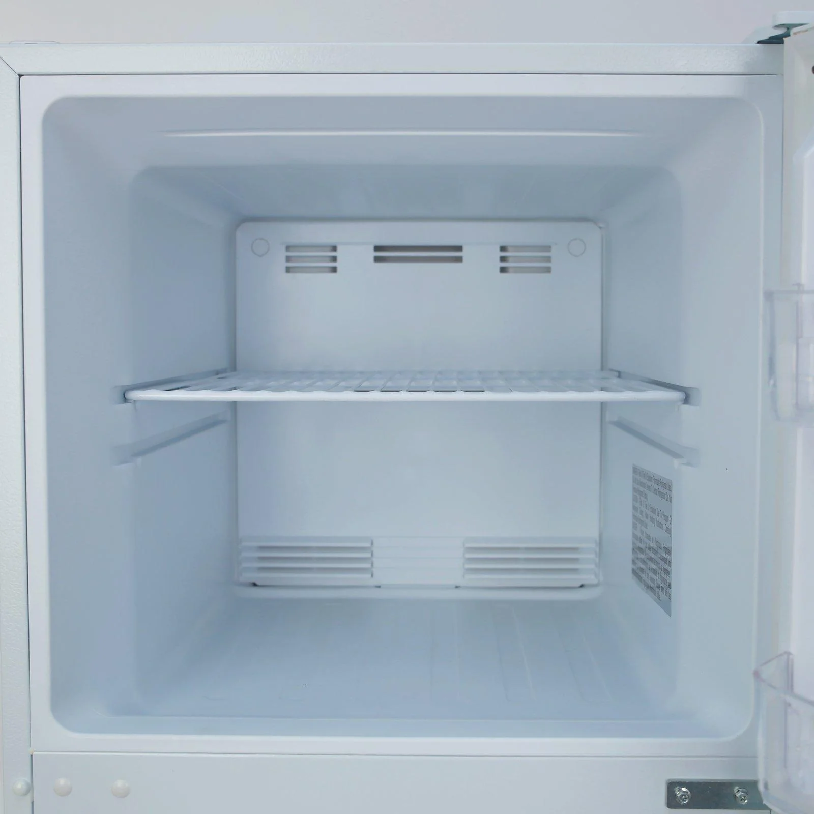 FF1010D0W Avanti Frost-Free Apartment Size Refrigerator, 10.1 cu. ft. - White / 10.1 cu. ft. - Image 8