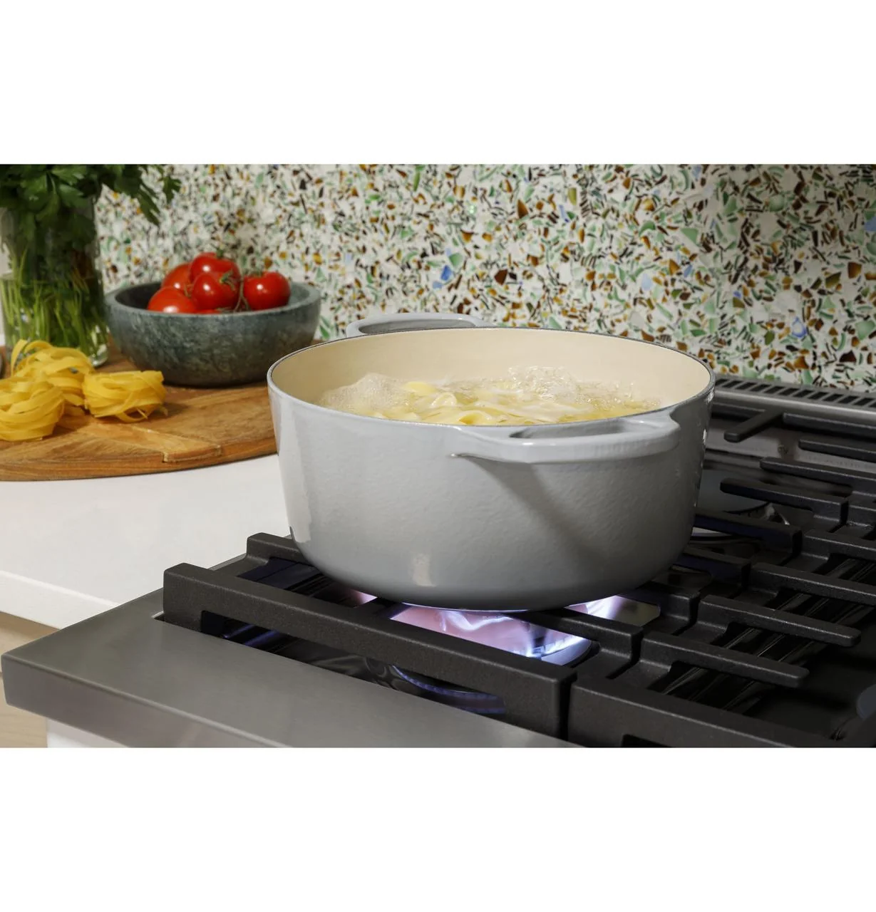 Cafe C2Y486P2TS1 CAF(EBACK)™ 48" Smart Dual-Fuel Commercial-Style Range with 6 Burners and Griddle (Natural Gas) - Image 30