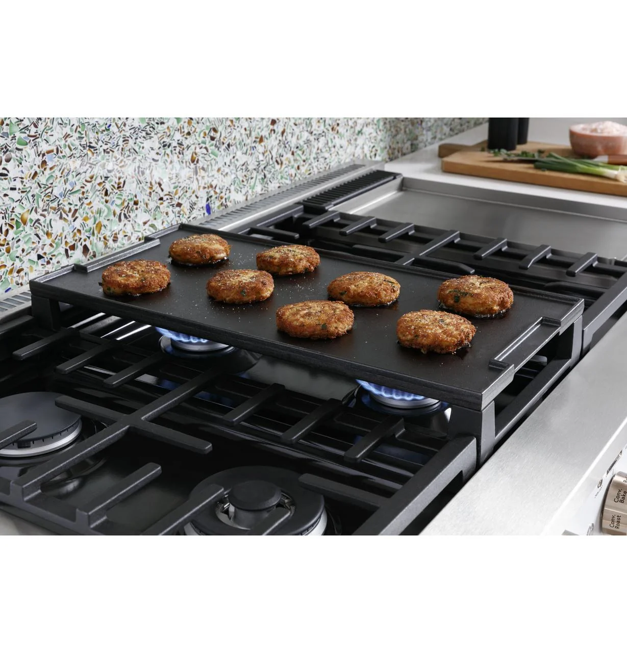 Cafe C2Y486P2TS1 CAF(EBACK)™ 48" Smart Dual-Fuel Commercial-Style Range with 6 Burners and Griddle (Natural Gas) - Image 34