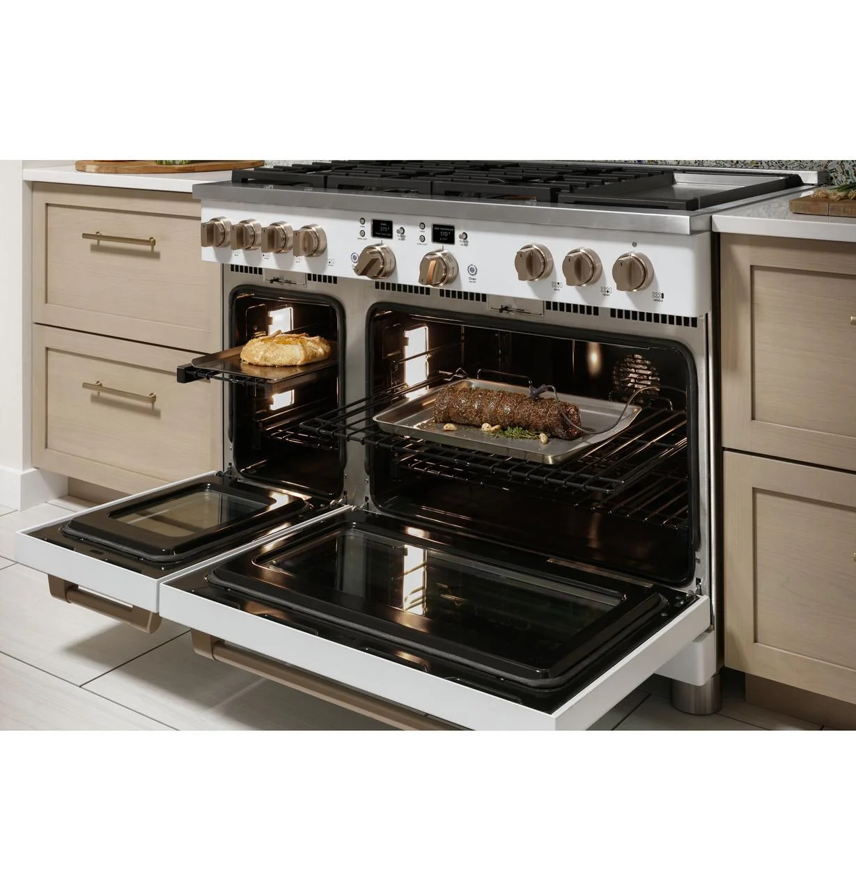 Cafe C2Y486P2TS1 CAF(EBACK)™ 48" Smart Dual-Fuel Commercial-Style Range with 6 Burners and Griddle (Natural Gas) - Image 38