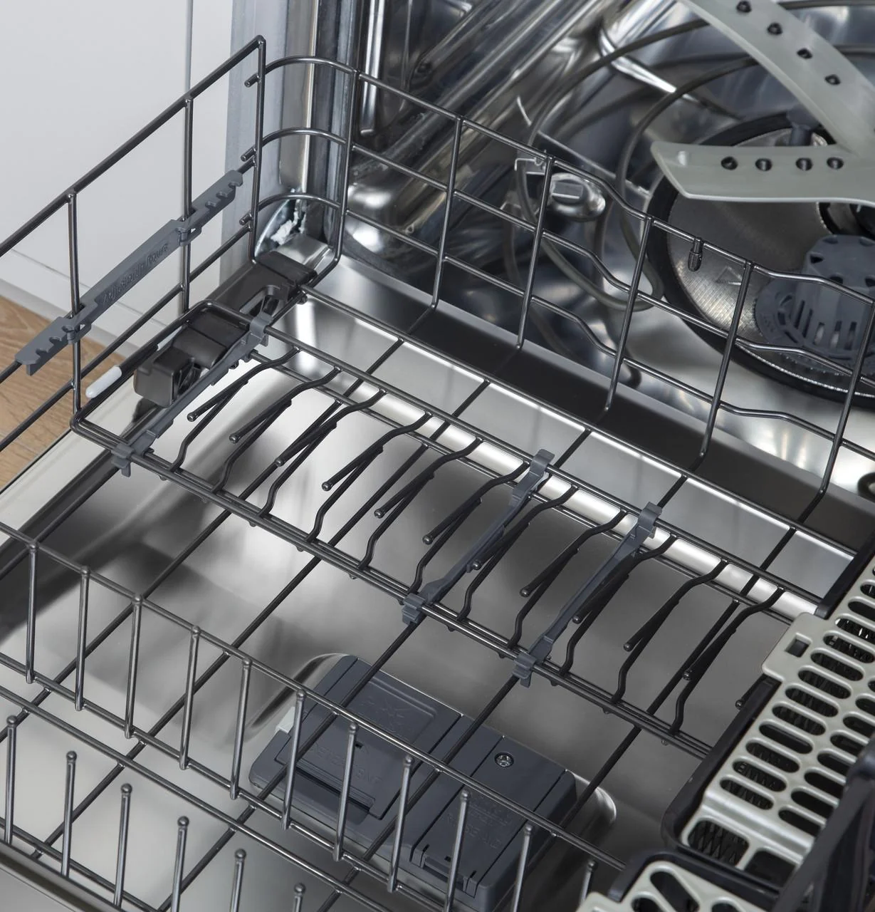 Cafe Caf(eback)™ ENERGY STAR® Stainless Steel Interior Dishwasher with Sanitize and Ultra Wash - Image 14