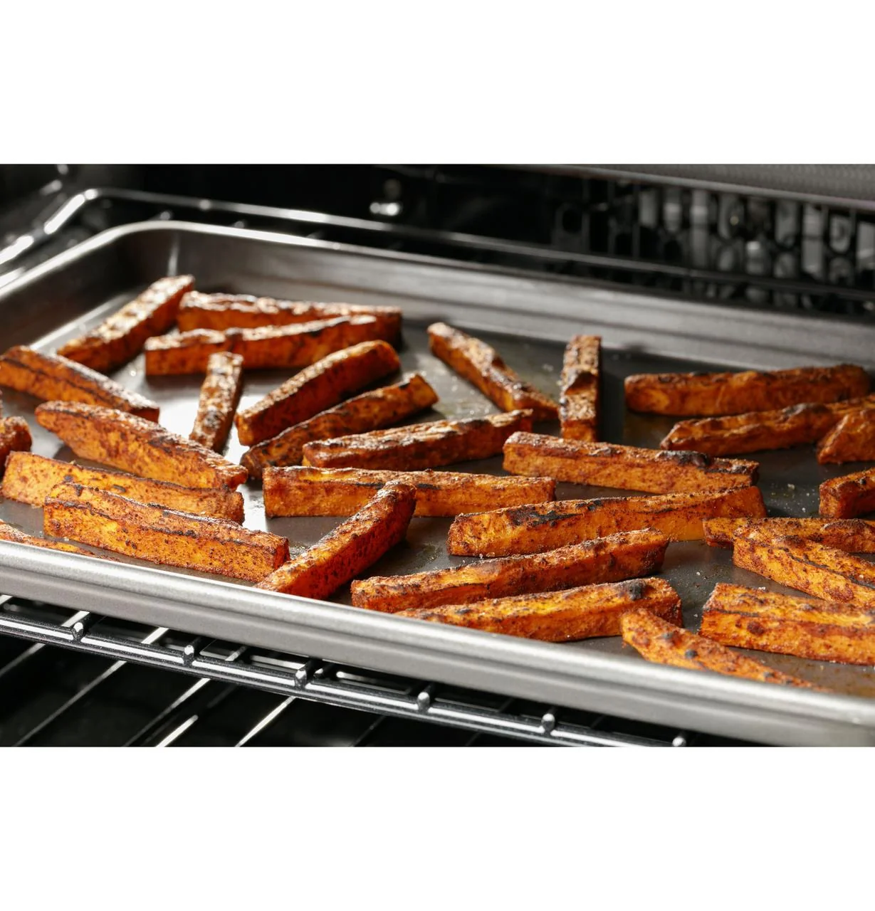 Cafe CES750P2MS1 CAF(EBACK)™ 30" Smart Slide-In, Front-Control, Radiant and Convection Double-Oven Range - Image 9