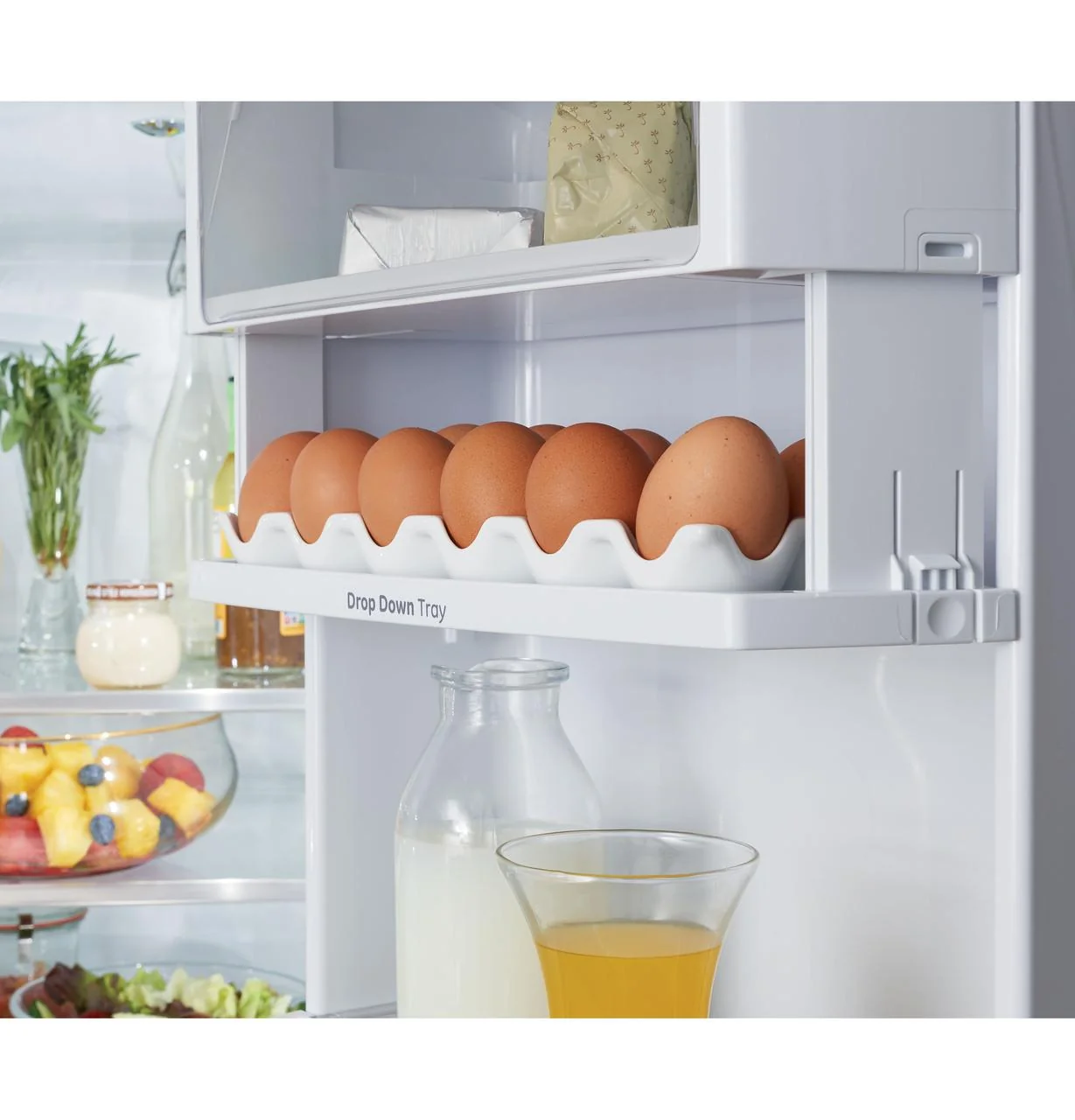 Cafe CFE28TP2MS1 CAF(EBACK)™ ENERGY STAR® 27.7 Cu. Ft. Smart French-Door Refrigerator with Hot Water Dispenser - Image 18