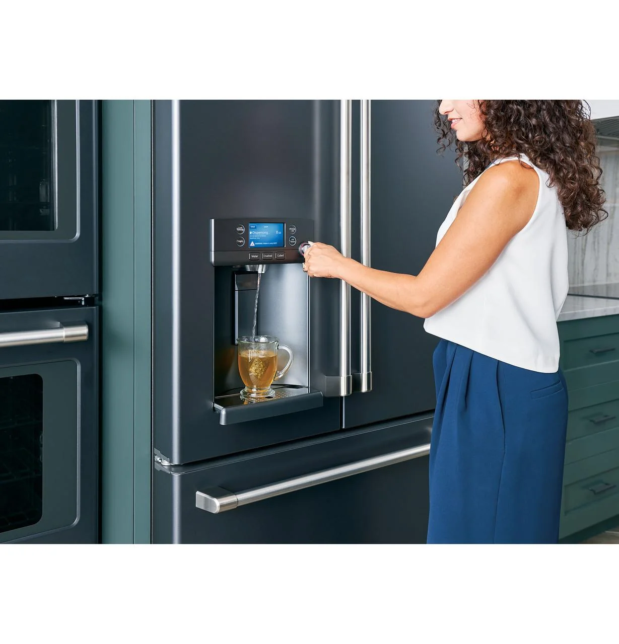 Cafe CFE28TP3MD1 CAF(EBACK)™ ENERGY STAR® 27.7 Cu. Ft. Smart French-Door Refrigerator with Hot Water Dispenser - Image 10