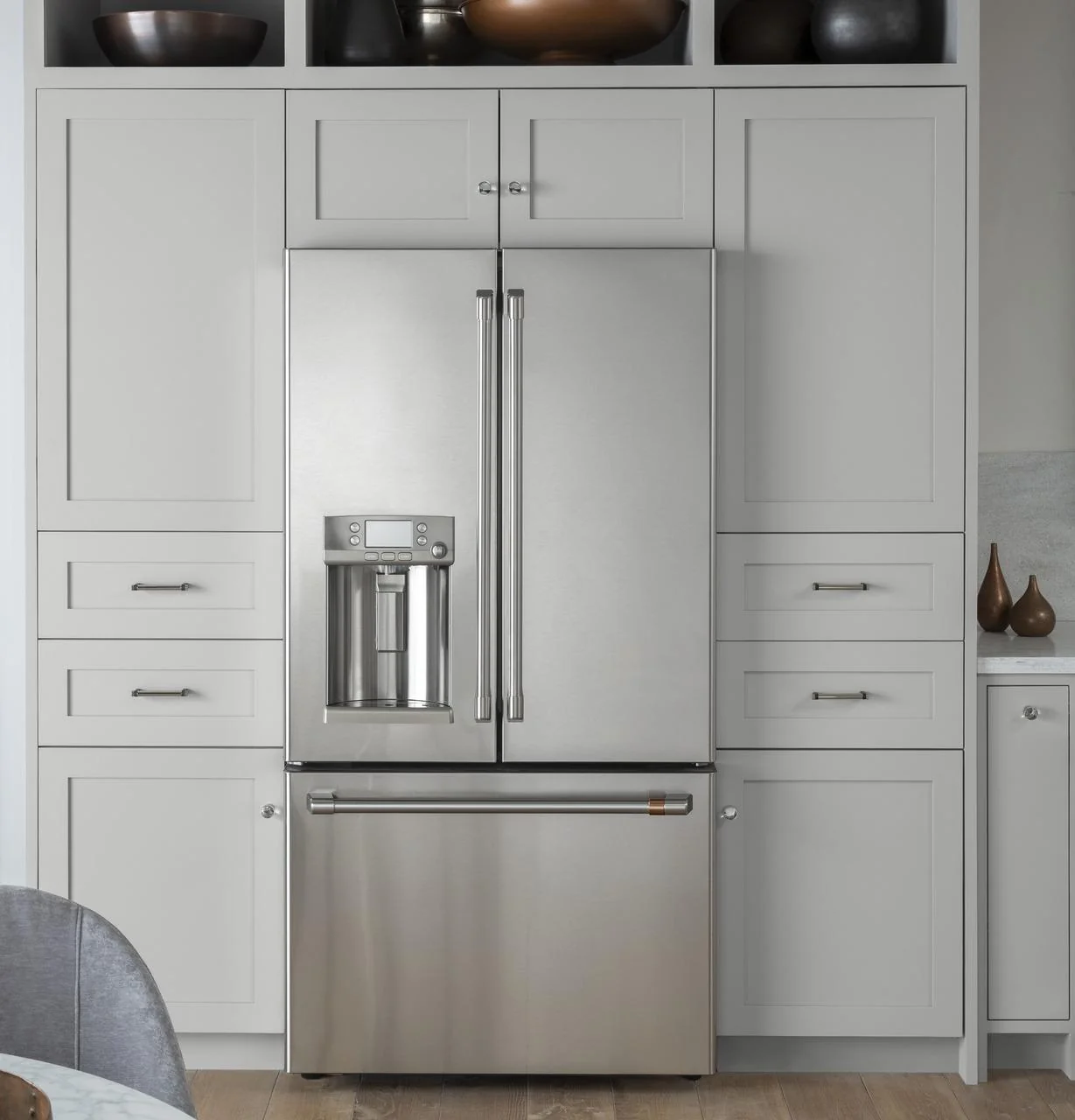 Cafe CFE28UP2MS1 Caf(eback)™ ENERGY STAR® 27.7 Cu. Ft. Smart French-Door Refrigerator with Keurig® K-Cup® Brewing System - Image 8