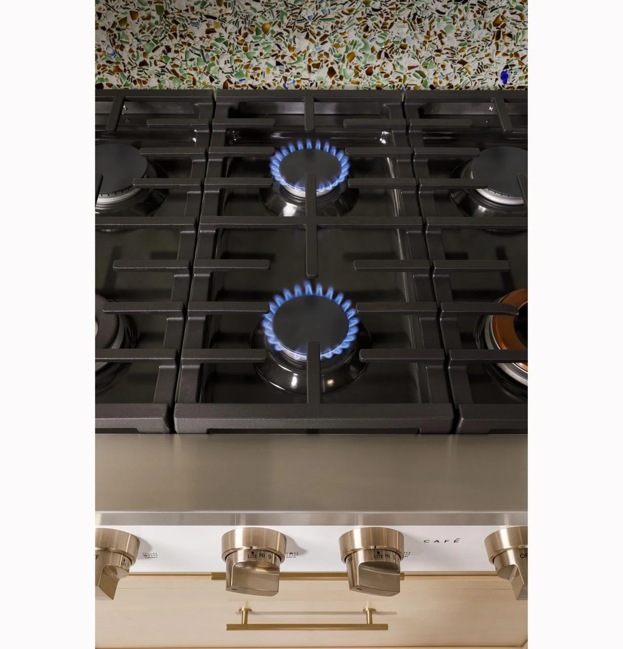 Cafe CGU366P3TD1 CAF(EBACK)™ 36" Commercial-Style Gas Rangetop with 6 Burners (Natural Gas) - Image 15