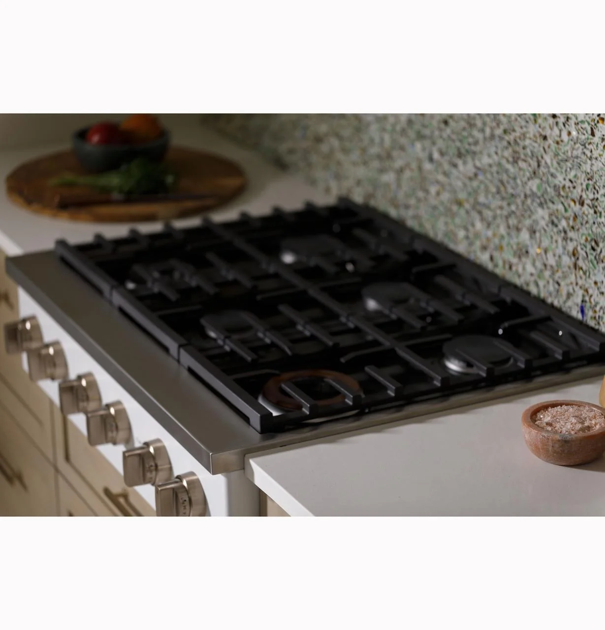 Cafe CGU366P4TW2 CAF(EBACK)™ 36" Commercial-Style Gas Rangetop with 6 Burners (Natural Gas) - Image 26