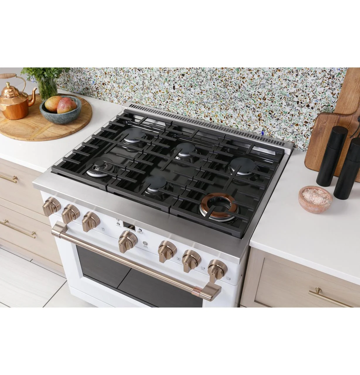 Cafe CGY366P3TD1 CAF(EBACK)™ 36" Smart All-Gas Commercial-Style Range with 6 Burners (Natural Gas) - Image 6