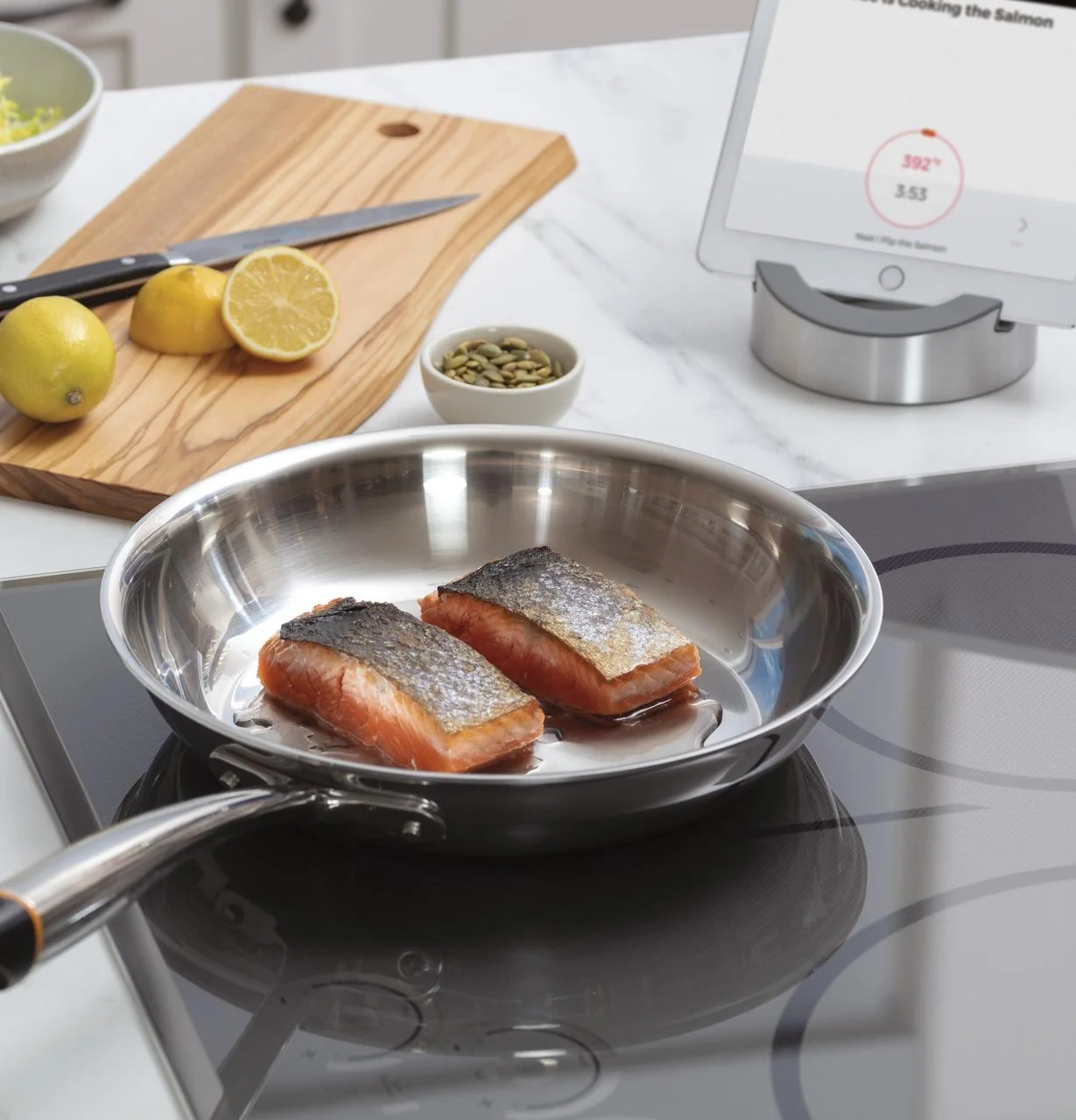 Caf(eback)™ 30" Smart Touch-Control Induction Cooktop - Image 9