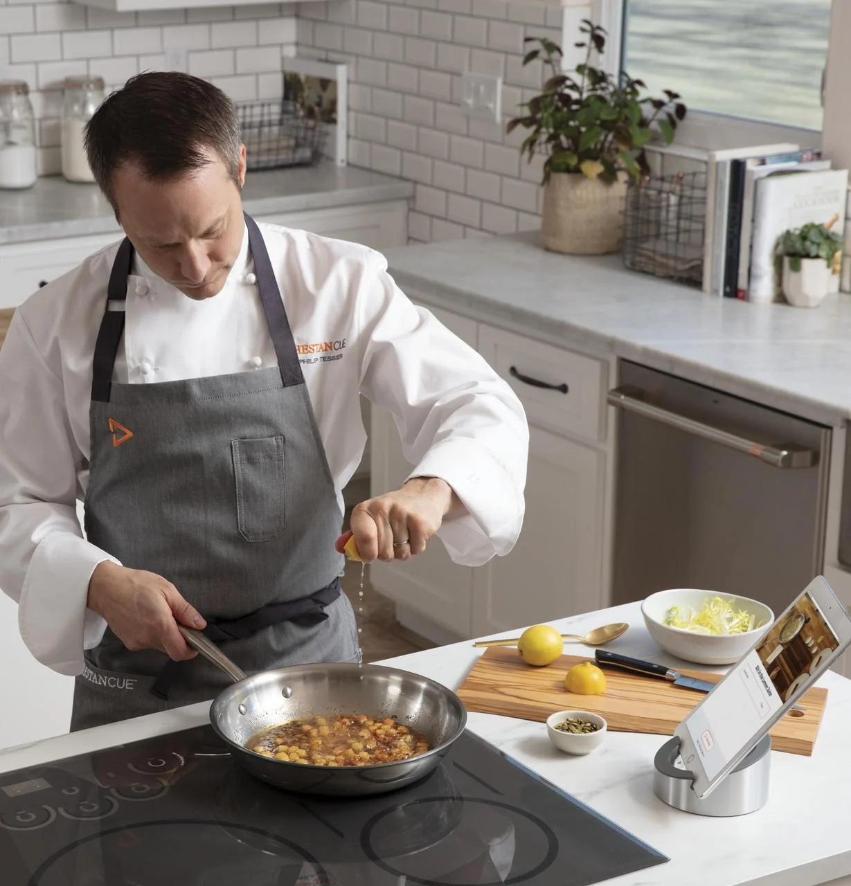 Caf(eback)™ 36" Smart Touch-Control Induction Cooktop - Image 33