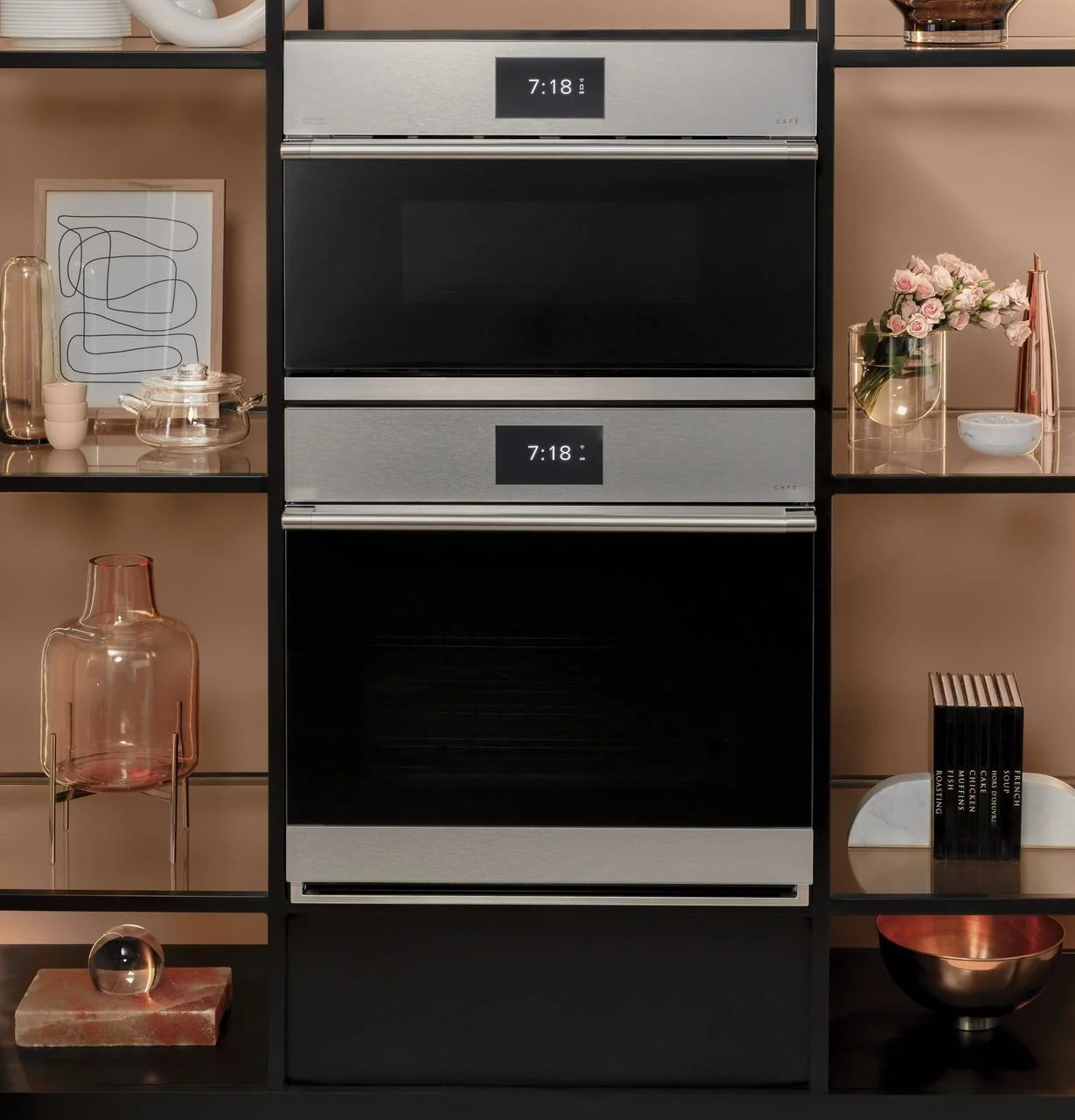 Caf(eback)™ 30" Smart Five in One Wall Oven with 240V Advantium® Technology in Platinum Glass - Image 9