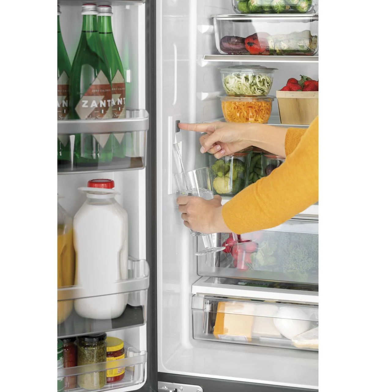 Cafe CWE19SP2NS1 CAF(EBACK)™ ENERGY STAR® 18.6 Cu. Ft. Counter-Depth French-Door Refrigerator - Image 6