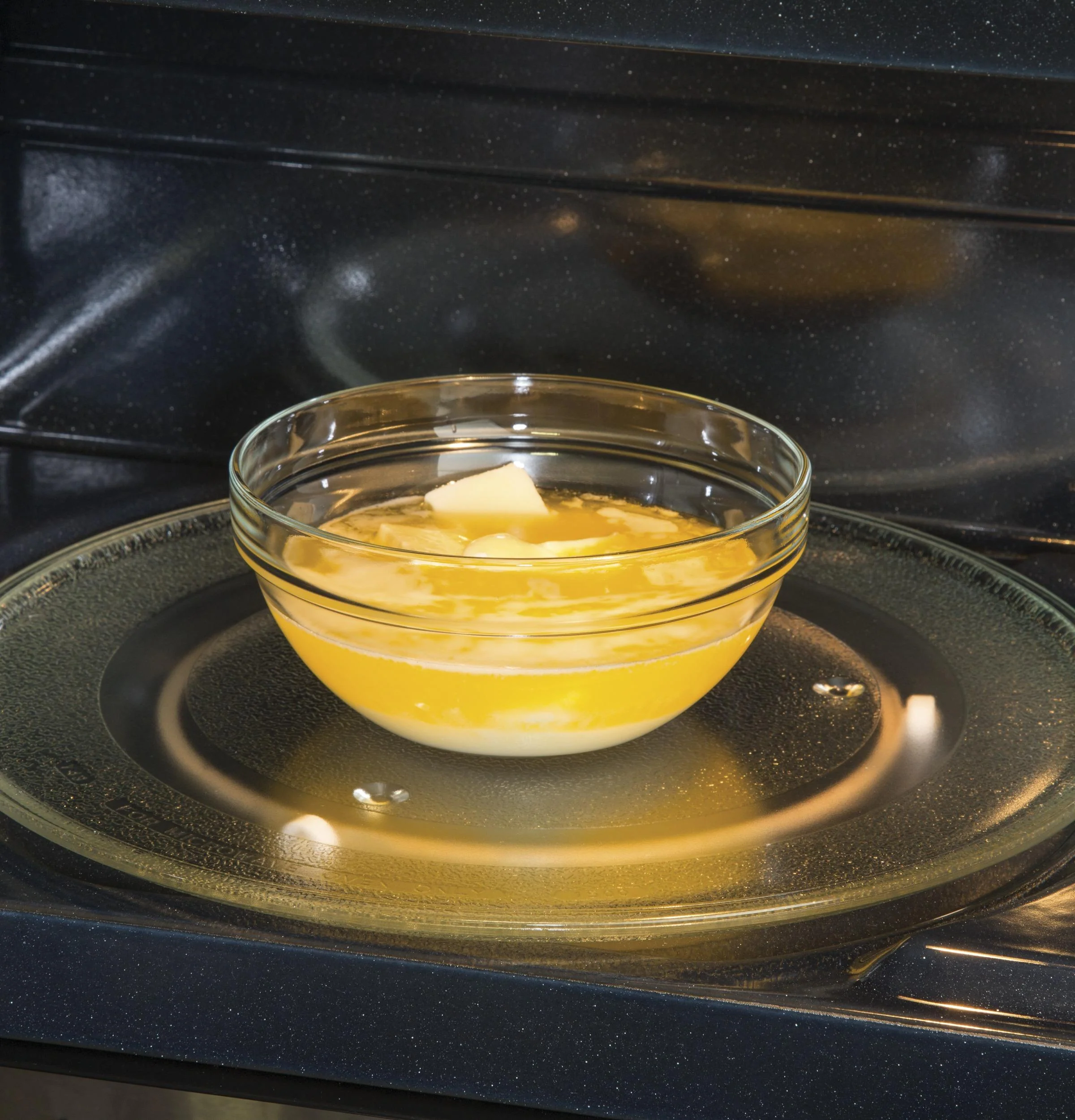 Cafe UVM9125DYWW 1.2 Cu. Ft. Over-the-Range Low Profile Sensor Microwave Oven - Image 16