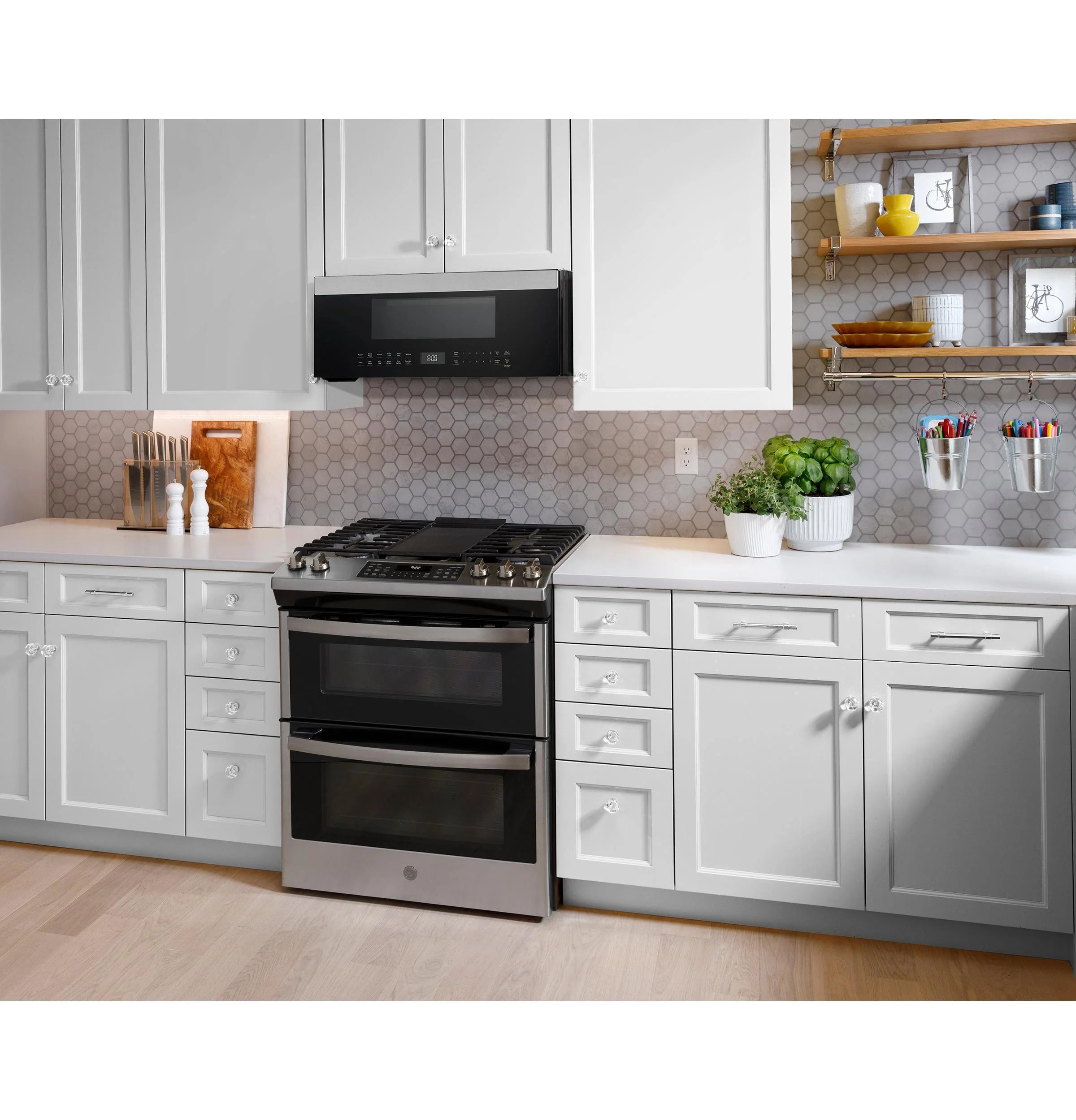 Cafe UVM9125STSS 1.2 Cu. Ft. Over-the-Range Low Profile Sensor Microwave Oven - Image 8