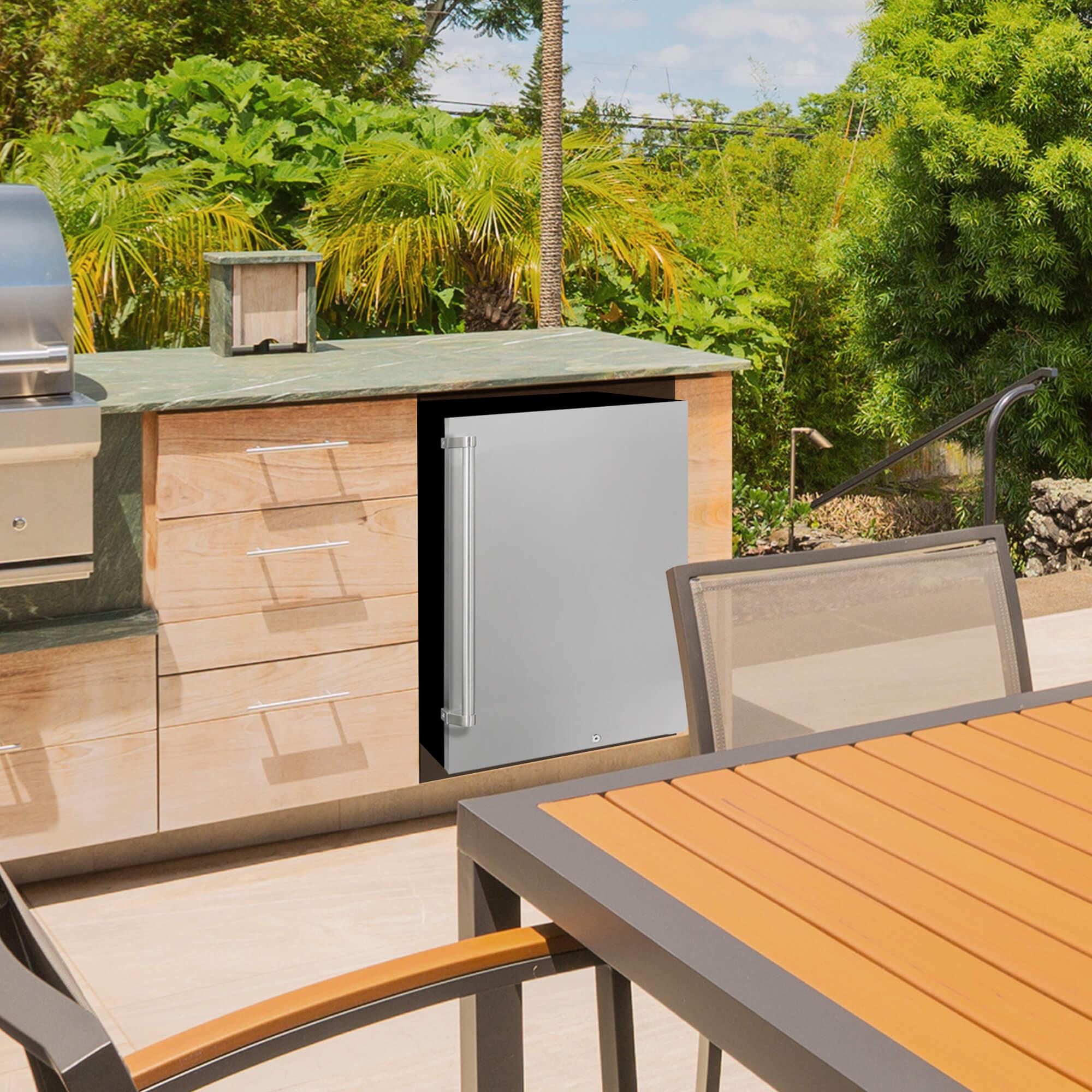 DAR044A1SSO Danby 4.4 cu. ft. Outdoor Fridge in Stainless Steel - Image 11