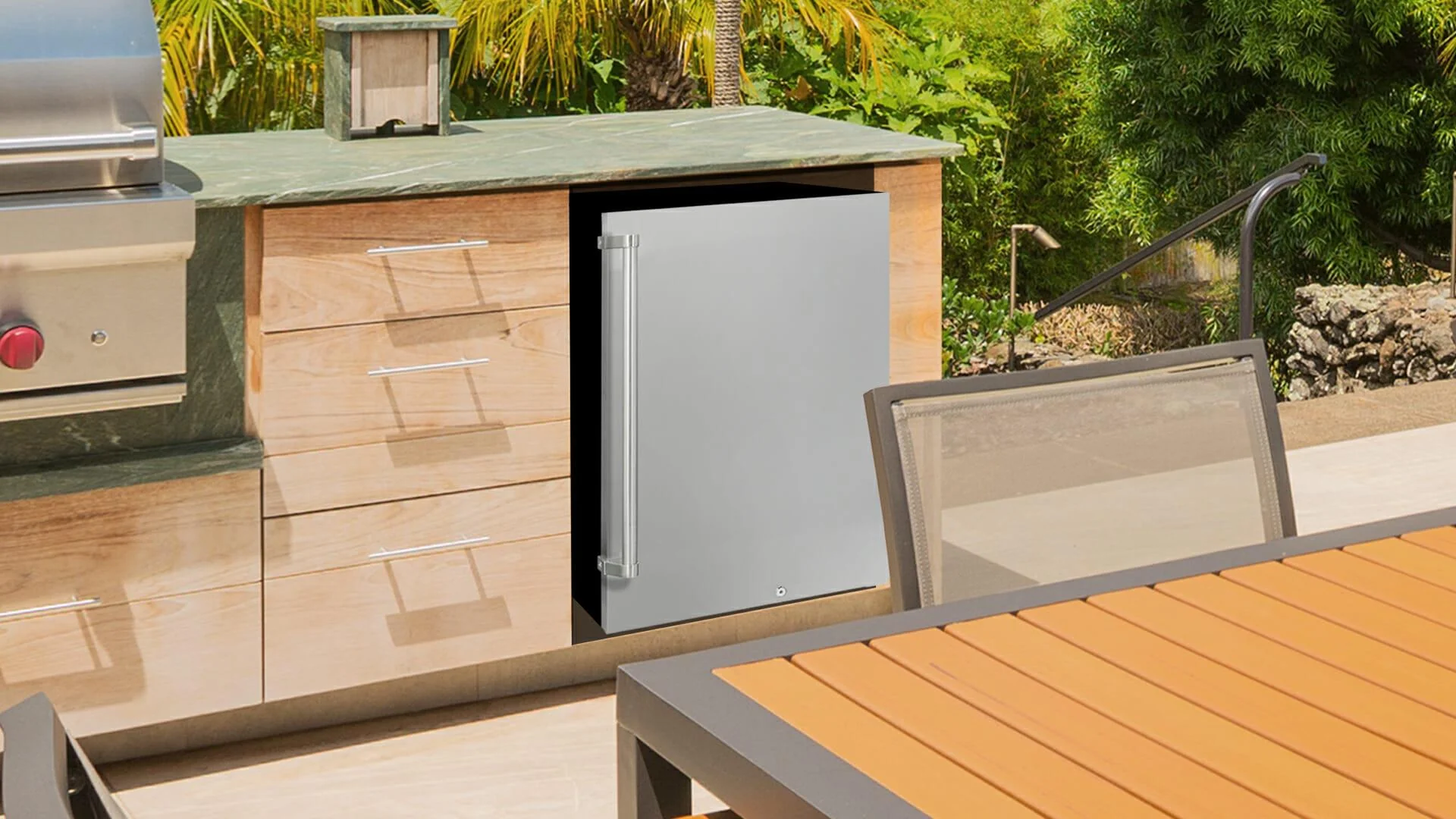 DAR044A1SSO Danby 4.4 cu. ft. Outdoor Fridge in Stainless Steel - Image 12