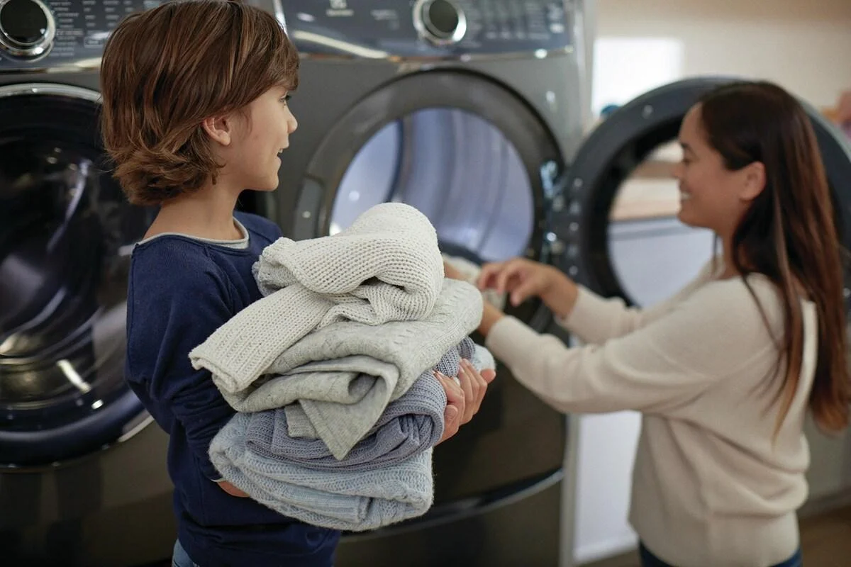 Electrolux ELFE7637AT Front Load Perfect Steam™ Electric Dryer with Balanced Dry™ and Instant Refresh - 8.0 Cu. Ft. - Image 8
