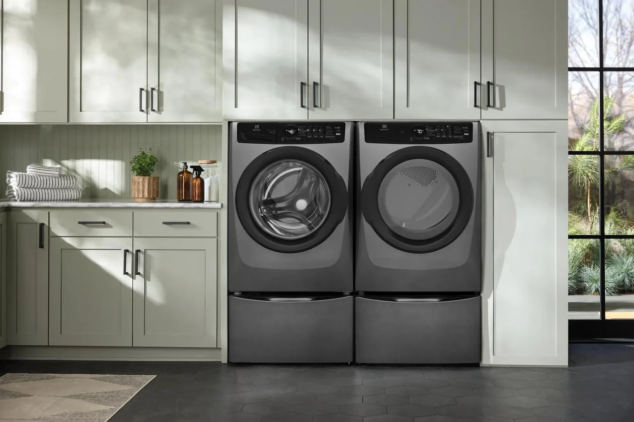 Electrolux ELFG7437AT Front Load Perfect Steam™ Gas Dryer with Instant Refresh - 8.0 Cu. Ft. - Image 5