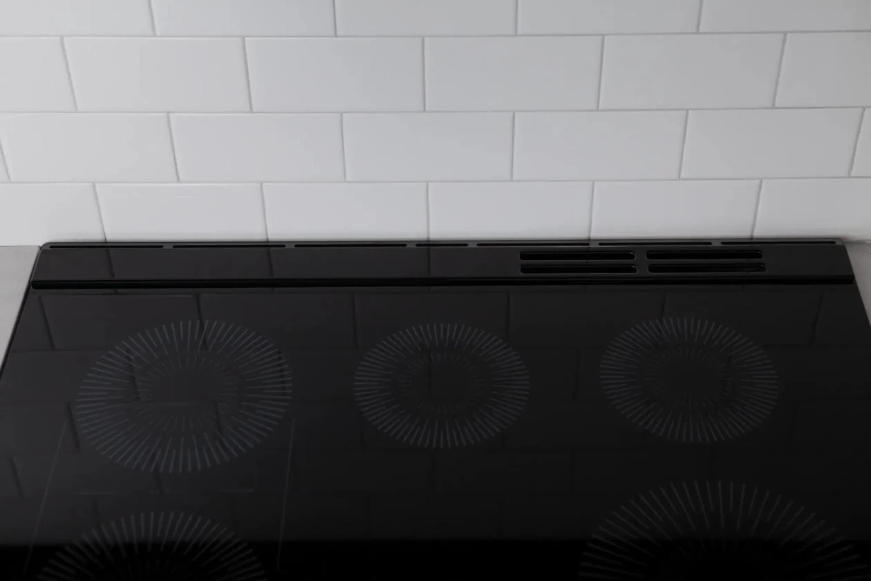 Frigidaire 11NBRRFLDS Front Control Range Black Stainless Steel Rear Filler Trim - Image 4