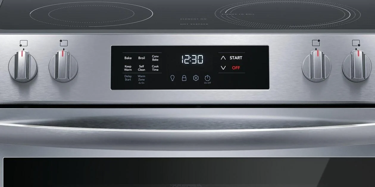 Frigidaire FCFE3083AS 30" Front Control Electric Range - Image 5