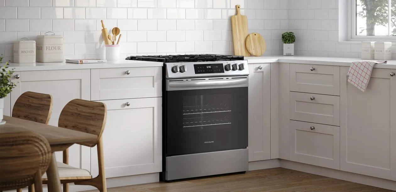 Frigidaire FCFG3082BS 30" Front Control Gas Range with Air Fry - Image 7