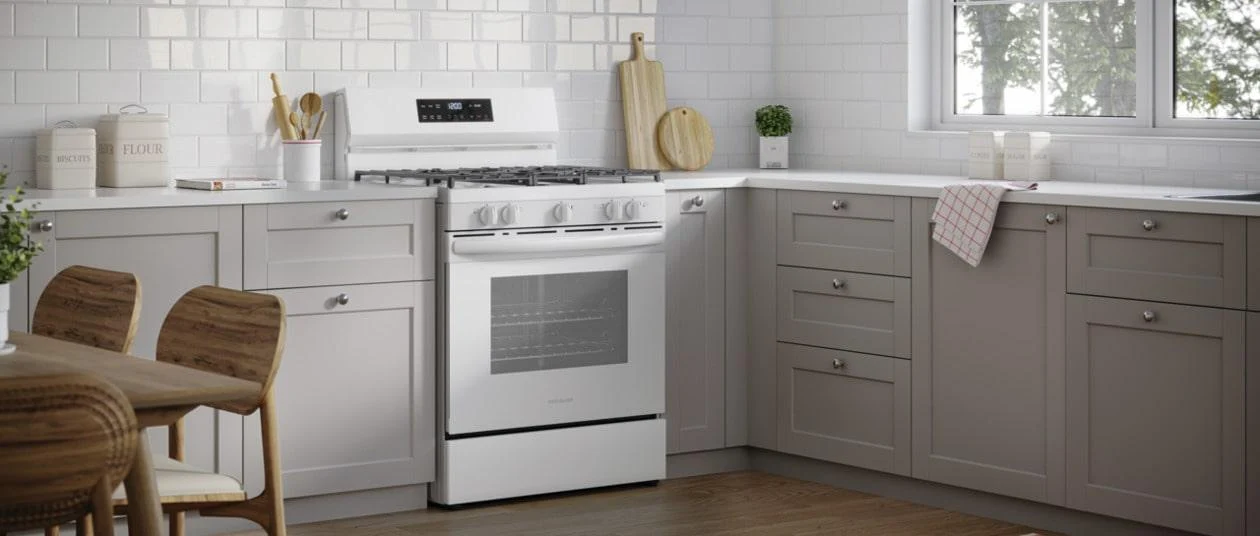 Frigidaire FCRG3062AW 30" Gas Range with Quick Boil - Image 2