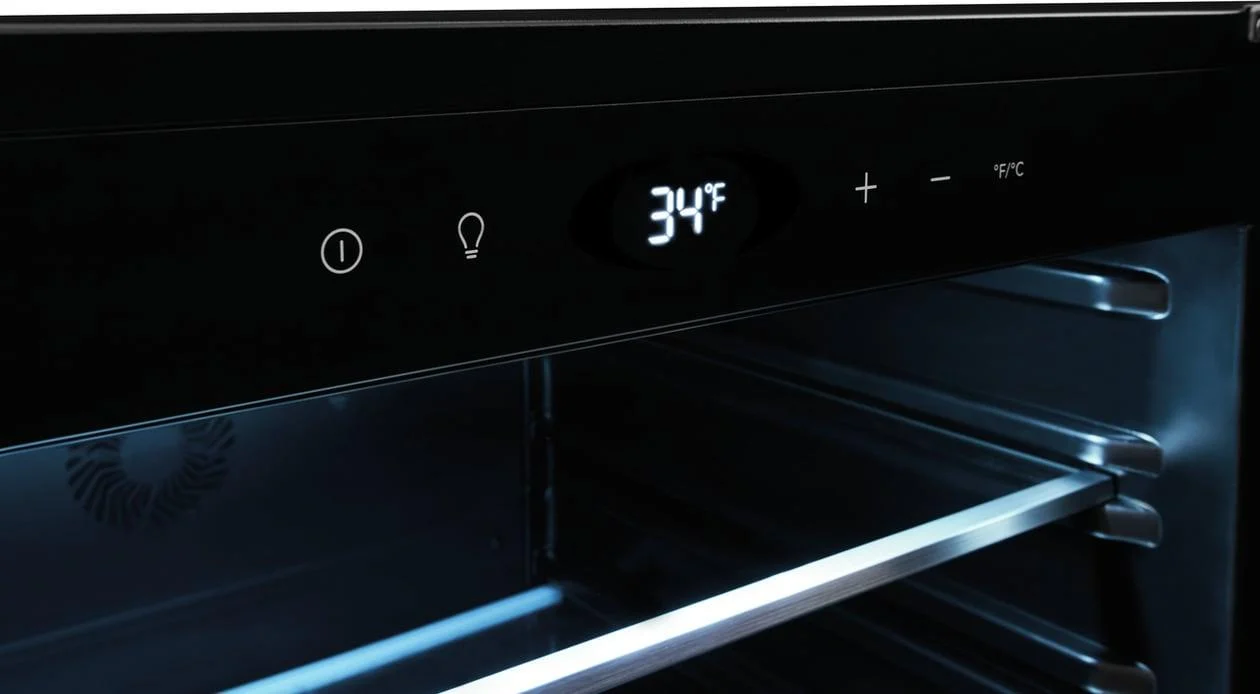 Frigidaire FGBC5334VS 5 Cu. Ft. Built-In Beverage Center - Image 7