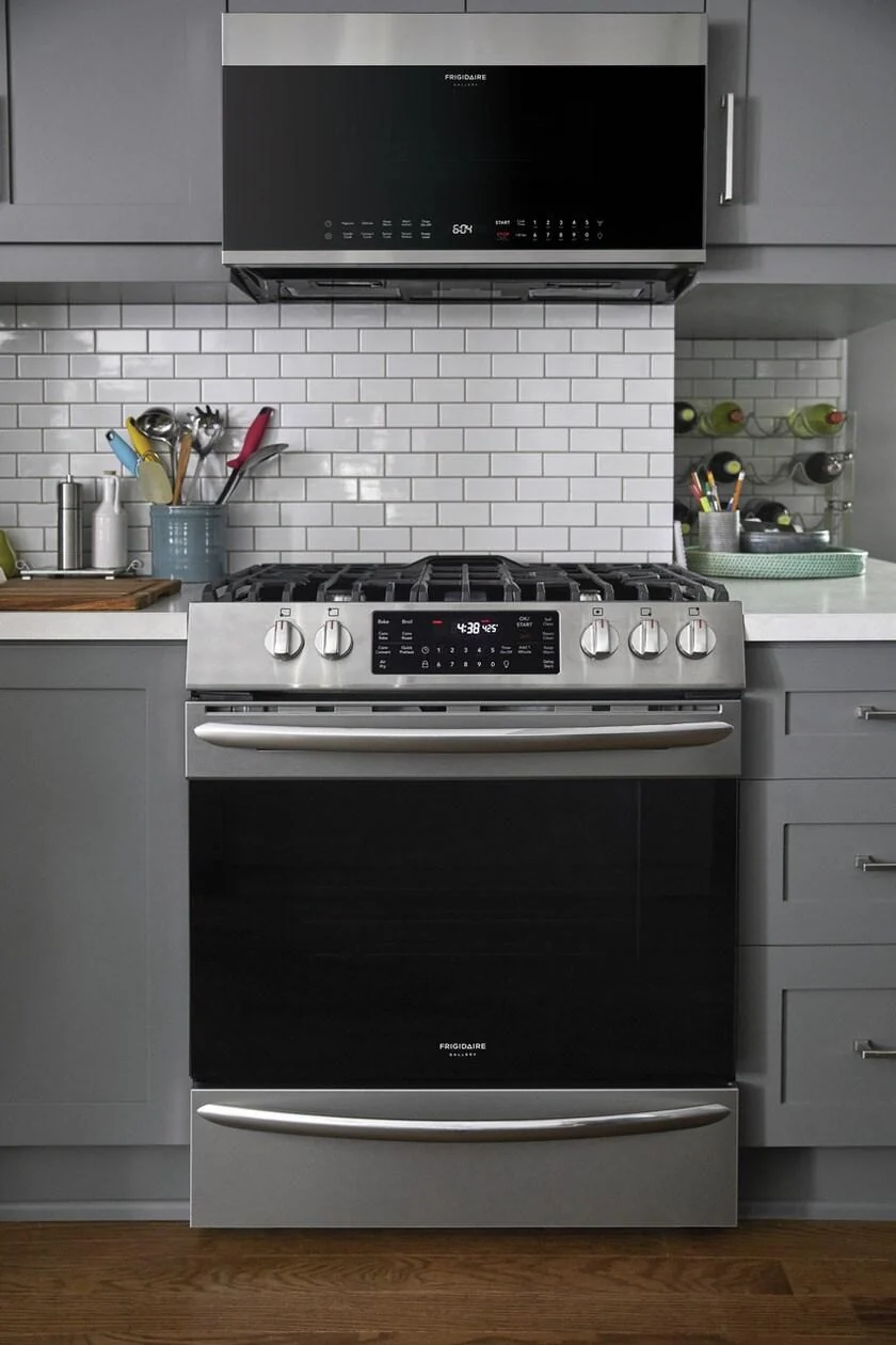 Frigidaire Gallery 1.5 Cu. Ft. Over-The-Range Microwave with Convection - Image 4