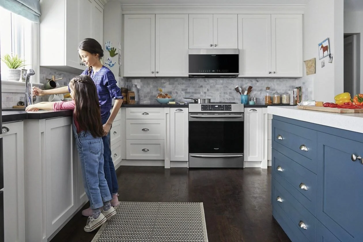 Frigidaire Gallery 1.9 Cu. Ft. Over-The-Range Microwave - Image 2