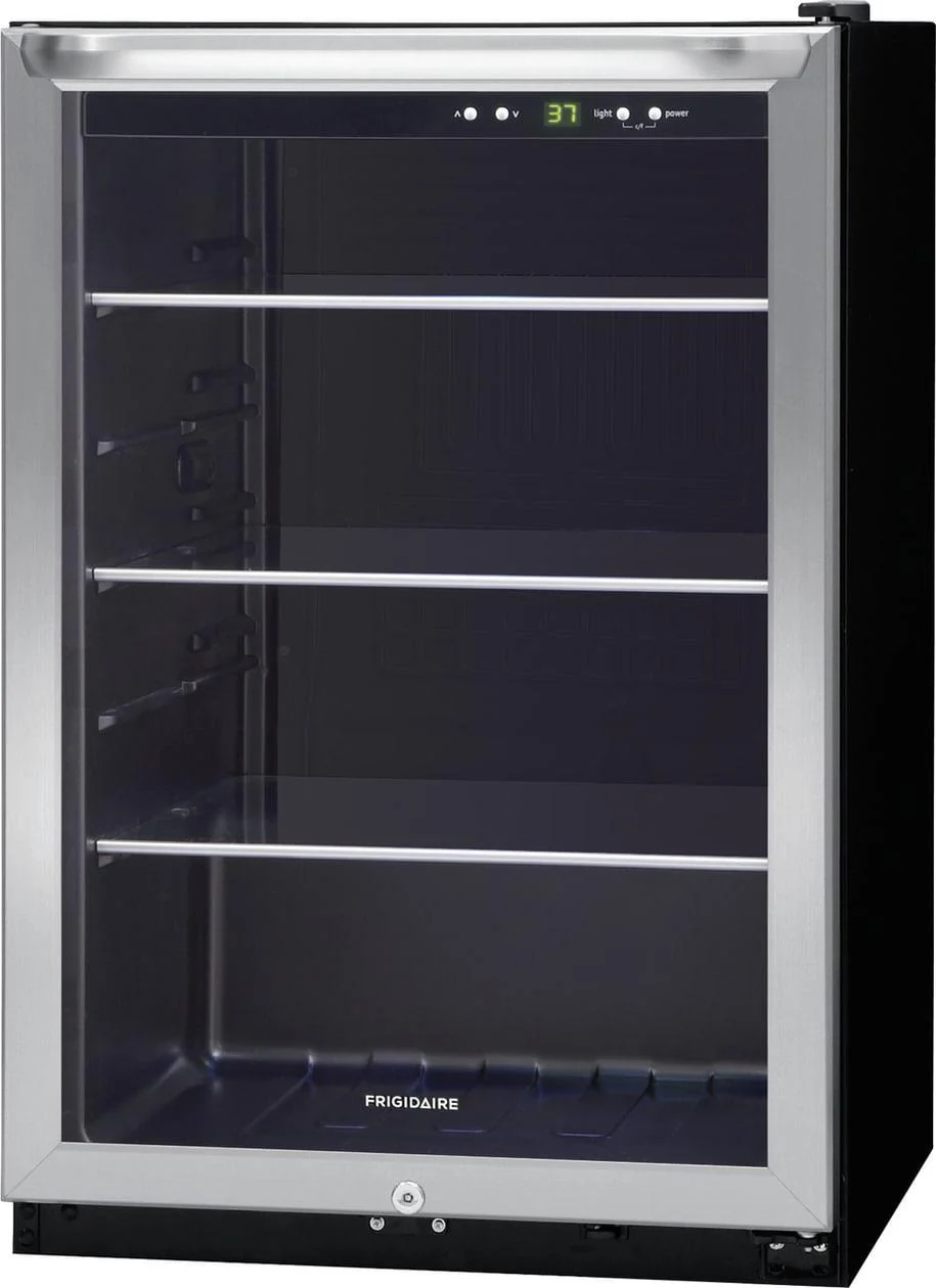 Frigidaire FRYB4623AS 138 12 oz. Can Capacity Beverage Center - Image 9