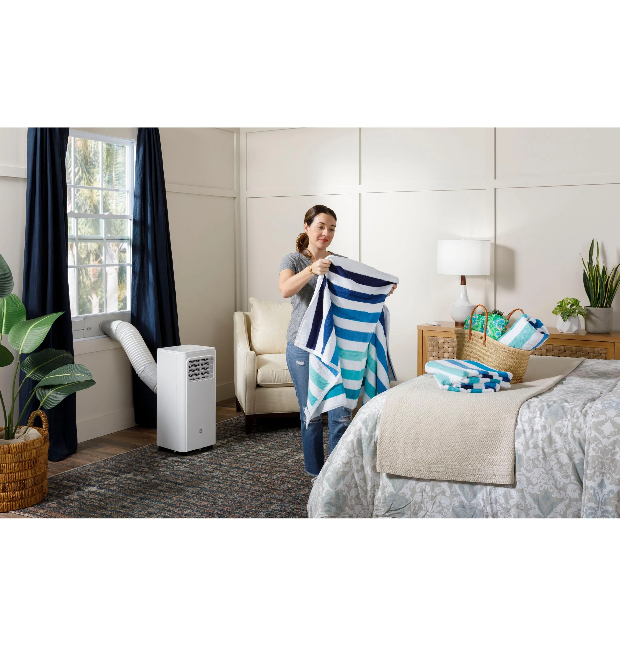 APMS06BWF GE® 6,000 BTU DOE Portable Air Conditioner for Small Rooms up to 250 sq. ft. - Image 8