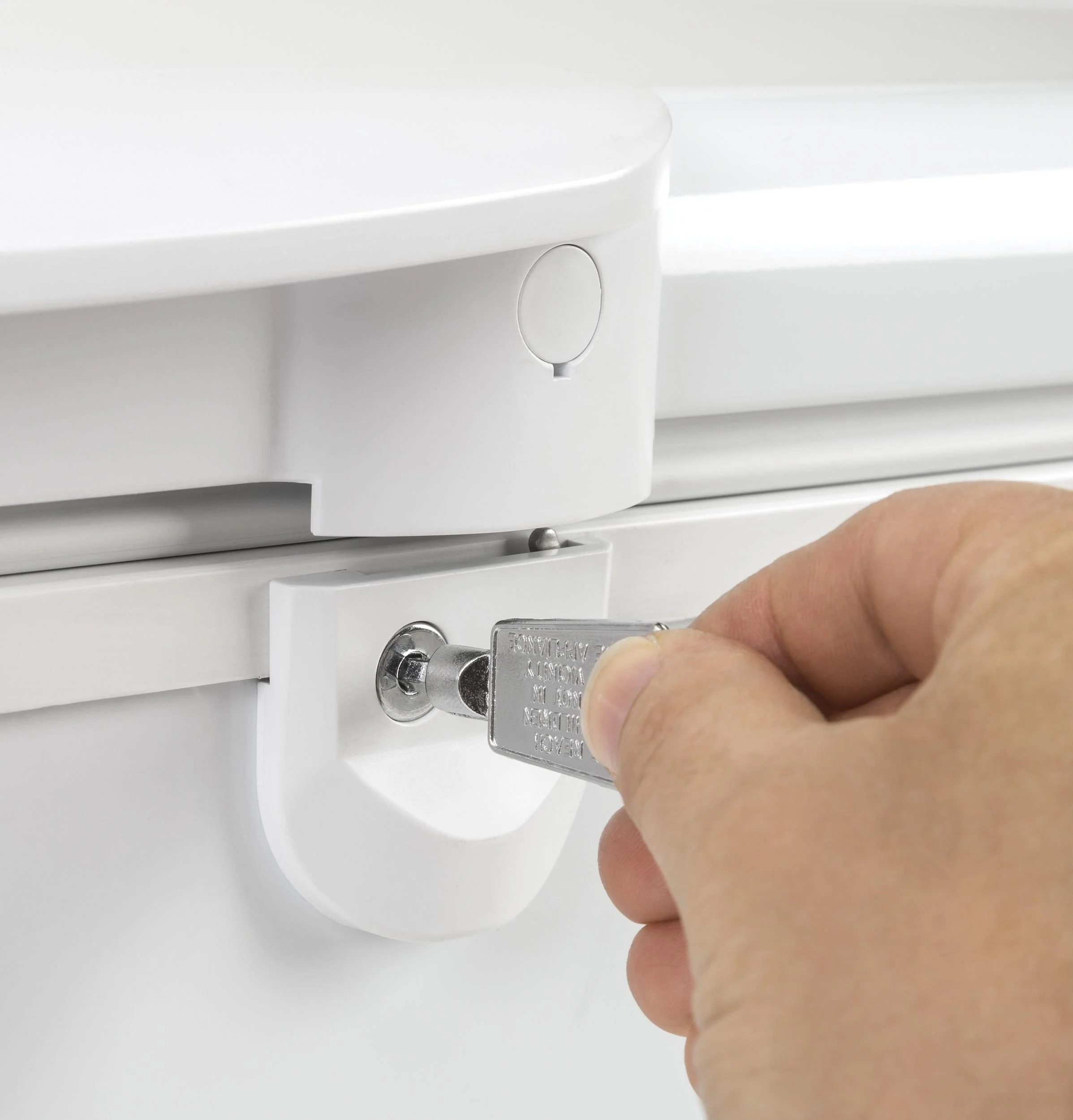 FCM22DLWW GE® ENERGY STAR® 21.7 Cu. Ft. Manual Defrost Chest Freezer - Image 12