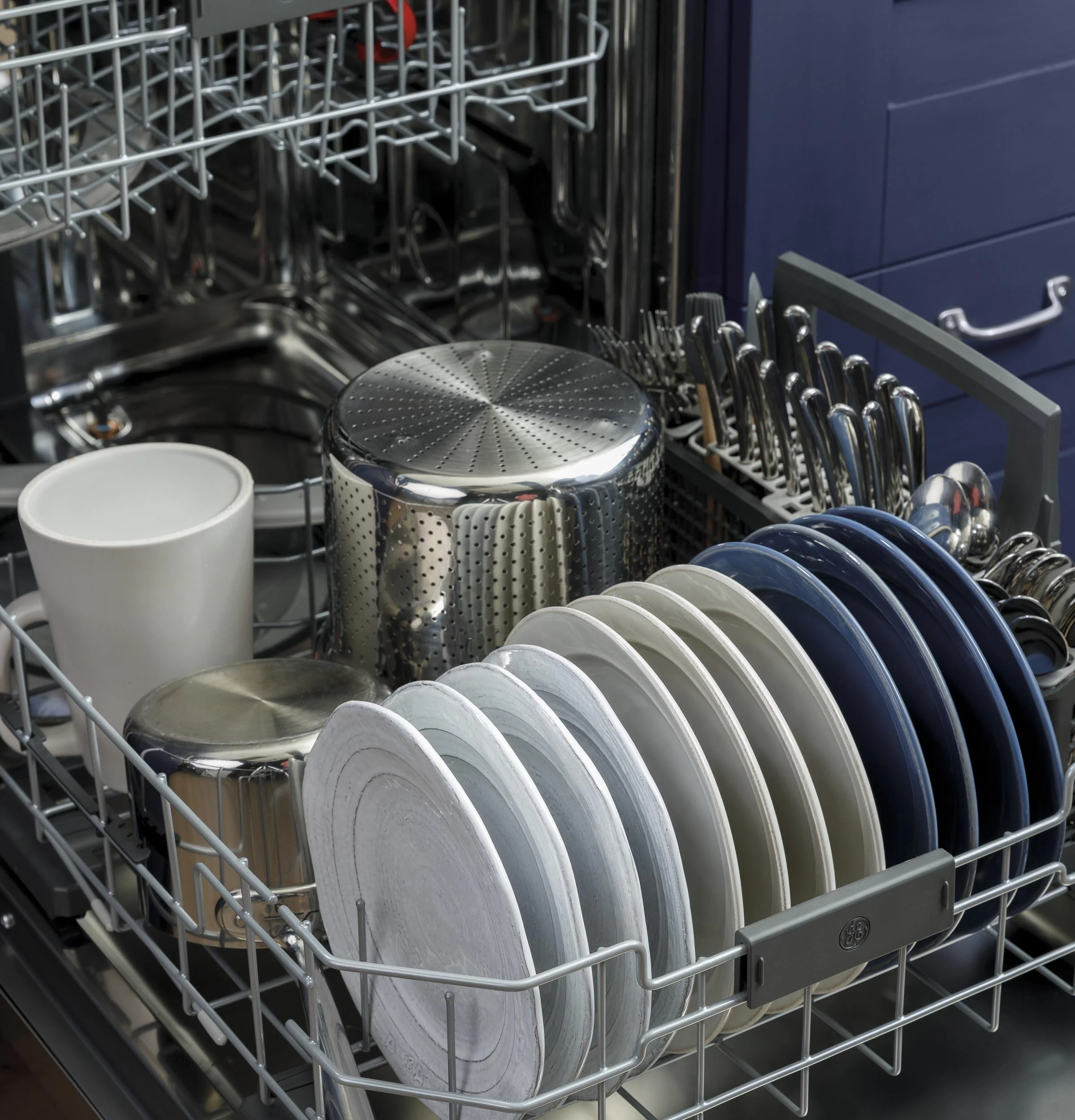 GE® Front Control with Stainless Steel Interior Dishwasher with Sanitize Cycle & Dry Boost - Image 12