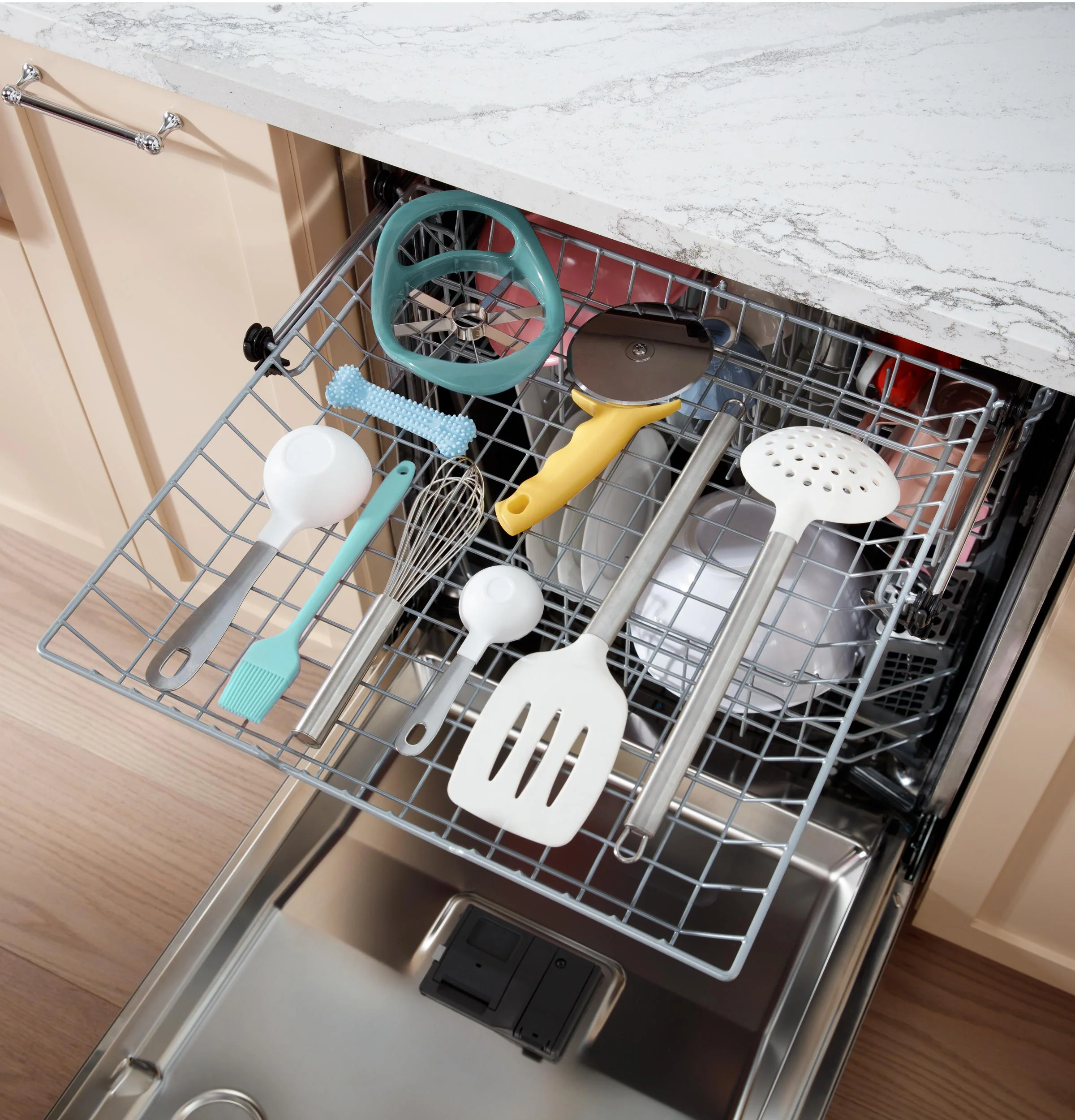 GDT650SYVFS GE® ENERGY STAR® Fingerprint Resistant Top Control with Stainless Steel Interior Dishwasher with Sanitize Cycle - Image 10