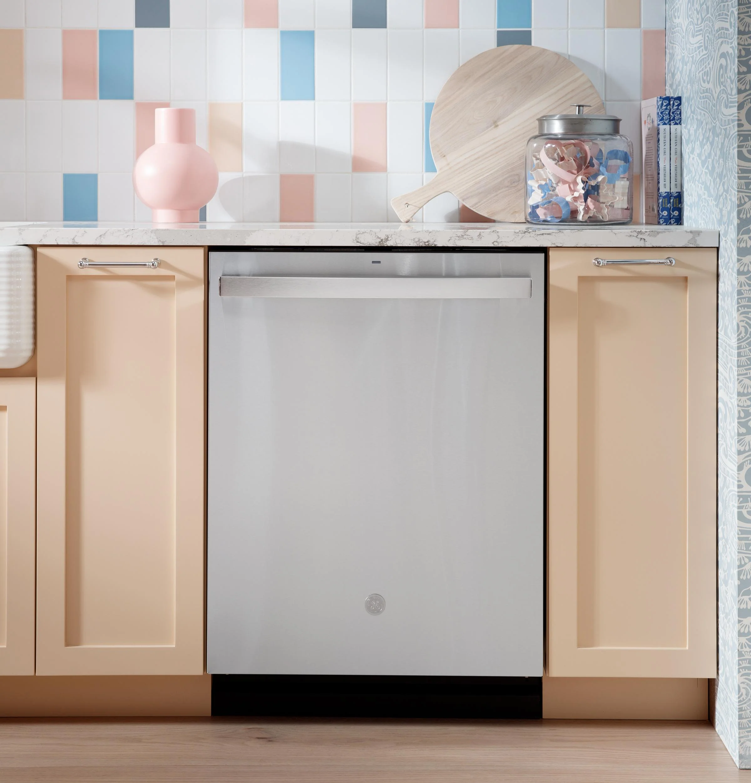 GDT650SYVFS GE® ENERGY STAR® Fingerprint Resistant Top Control with Stainless Steel Interior Dishwasher with Sanitize Cycle - Image 6