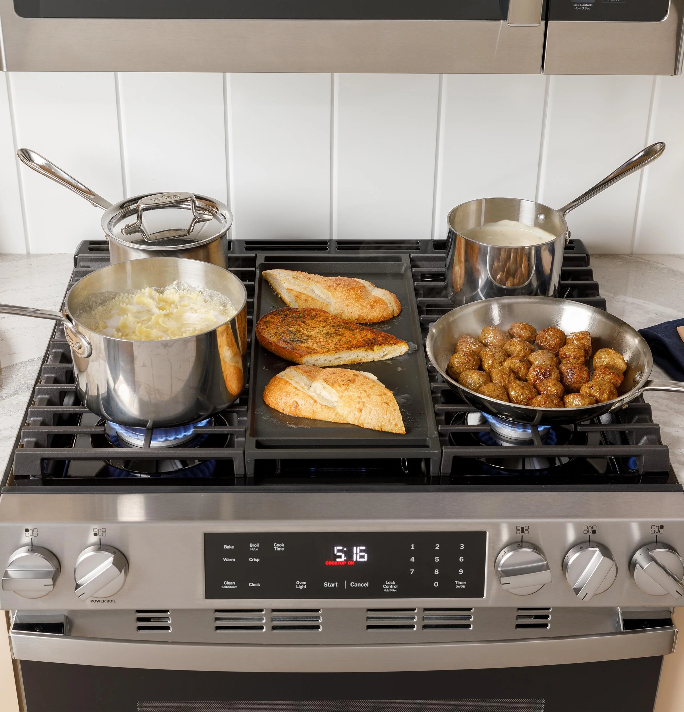 GGS500SVSS GE® 30" Slide-In Front Control Gas Range with Crisp Mode - Image 9
