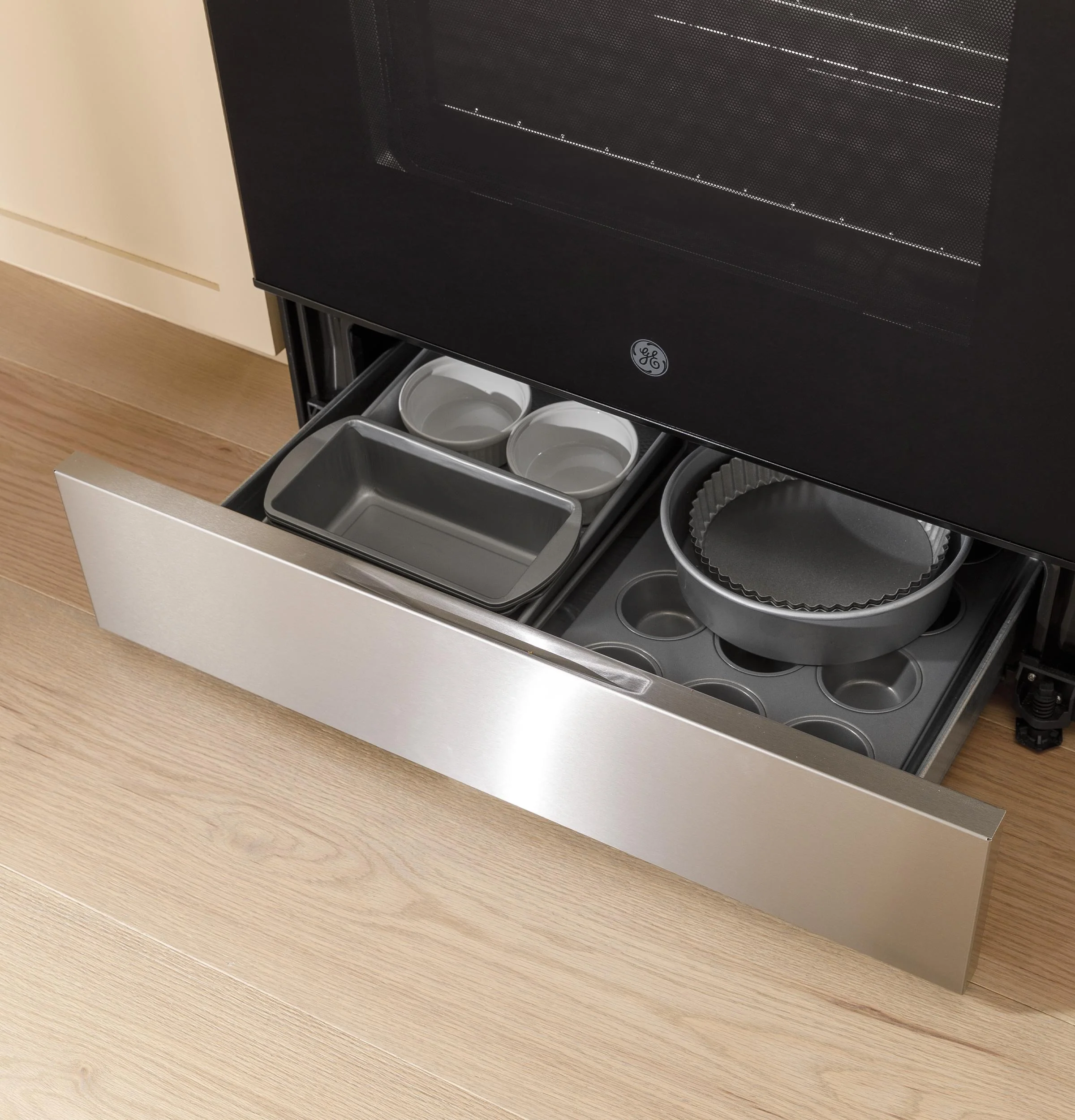 GRS500PVBB GE® ENERGY STAR® 30" Slide-In Electric Range with Crisp Mode - Image 13