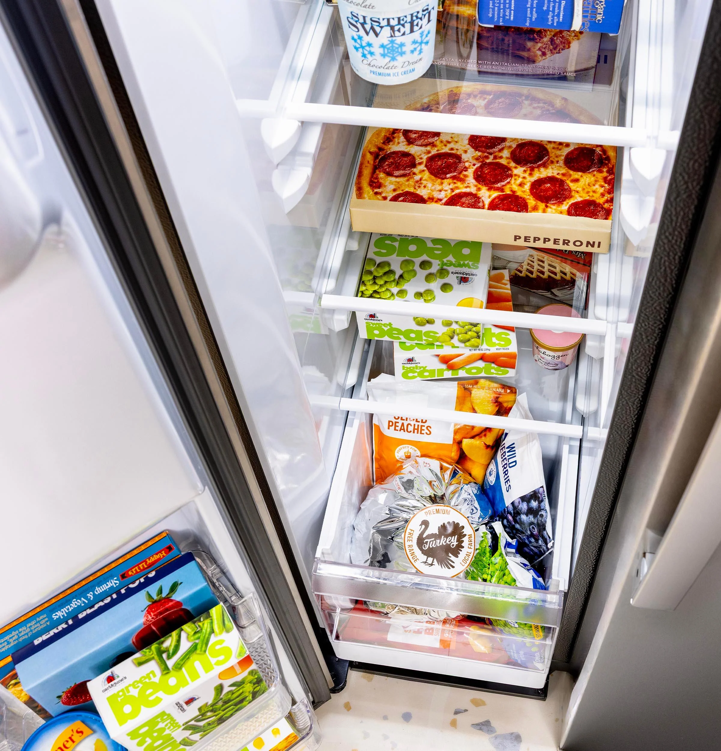 GSS28NYYFS GE® 27.9 Cu. Ft. Side-By-Side Refrigerator with Extra Tall Dispenser and In-Door Icemaker - Image 24