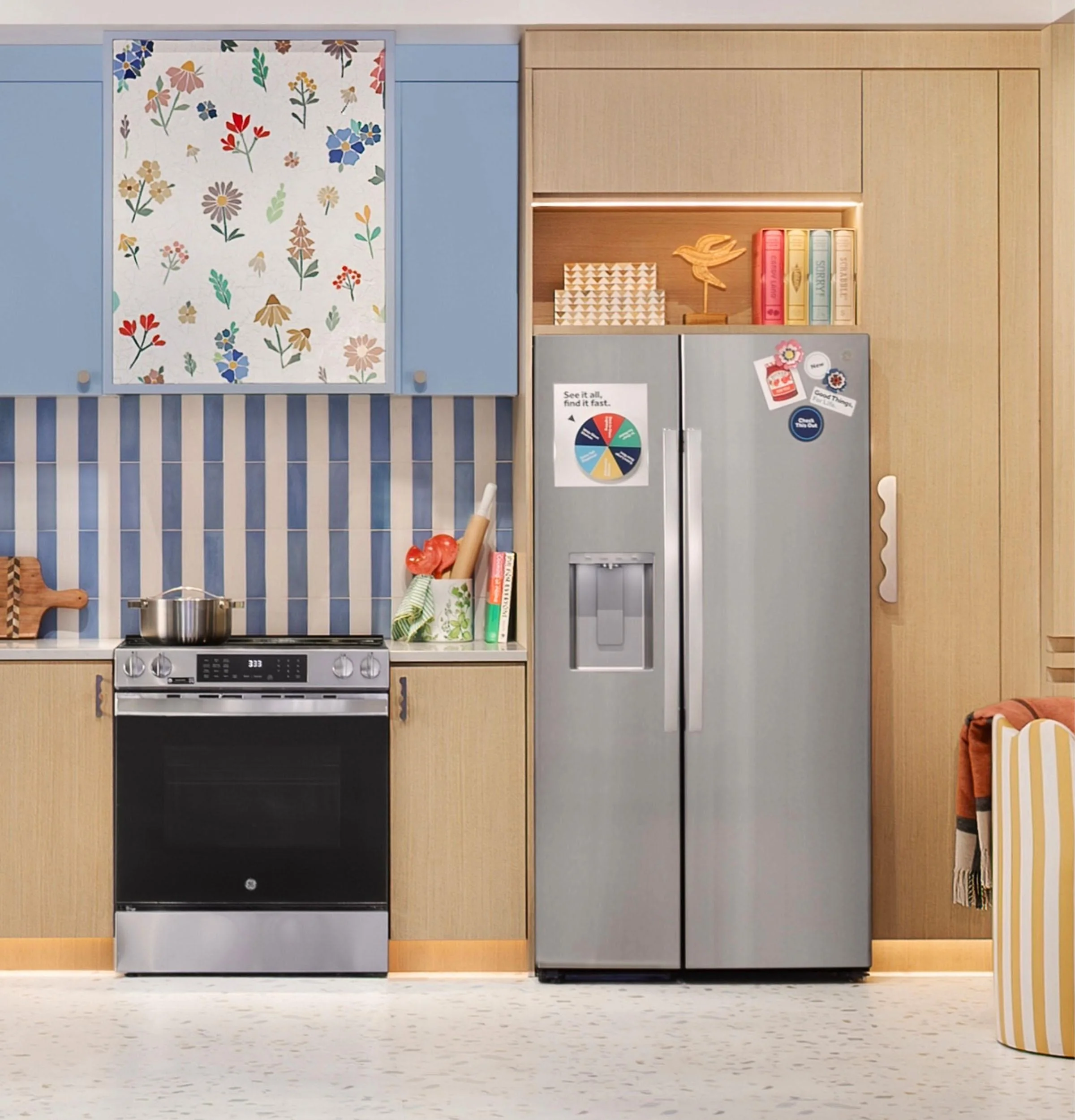 GSS28NYYFS GE® 27.9 Cu. Ft. Side-By-Side Refrigerator with Extra Tall Dispenser and In-Door Icemaker - Image 32