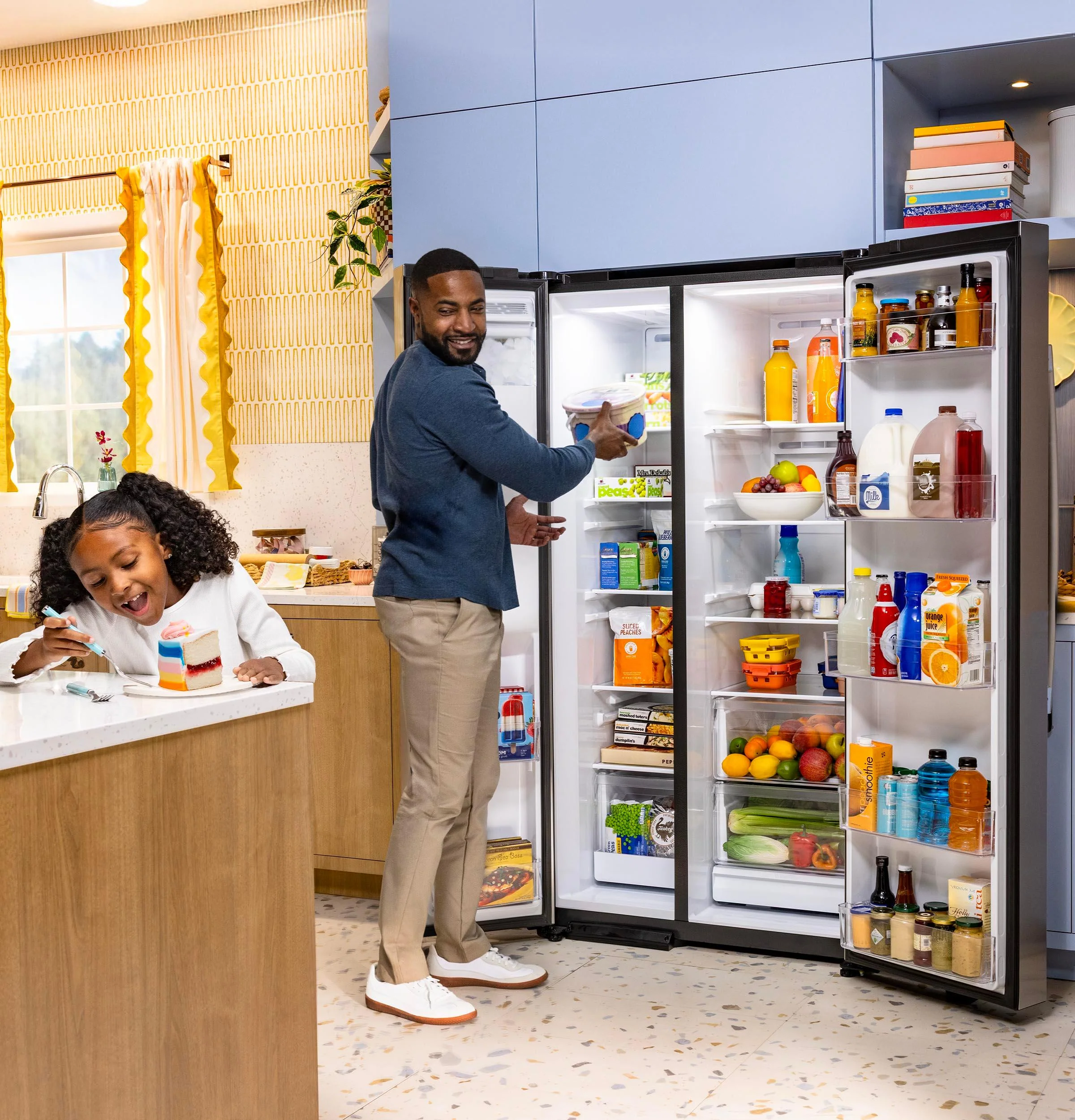 GSS28NYYFS GE® 27.9 Cu. Ft. Side-By-Side Refrigerator with Extra Tall Dispenser and In-Door Icemaker - Image 35