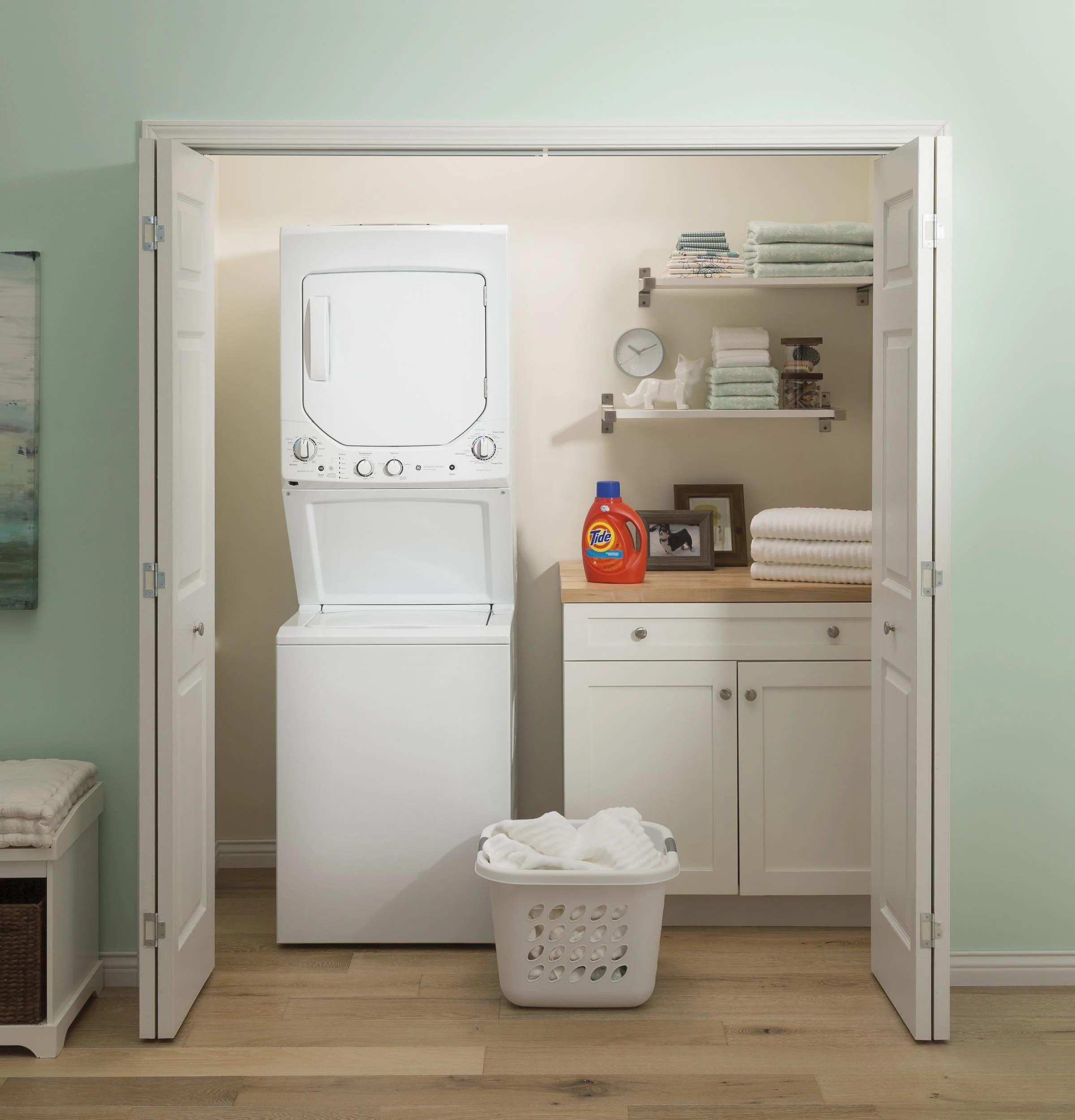 GUD24GSSMWW GE Unitized Spacemaker® 2.3 cu. ft. Capacity Washer with Stainless Steel Basket and 4.4 cu. ft. Capacity Gas Dryer - Image 12