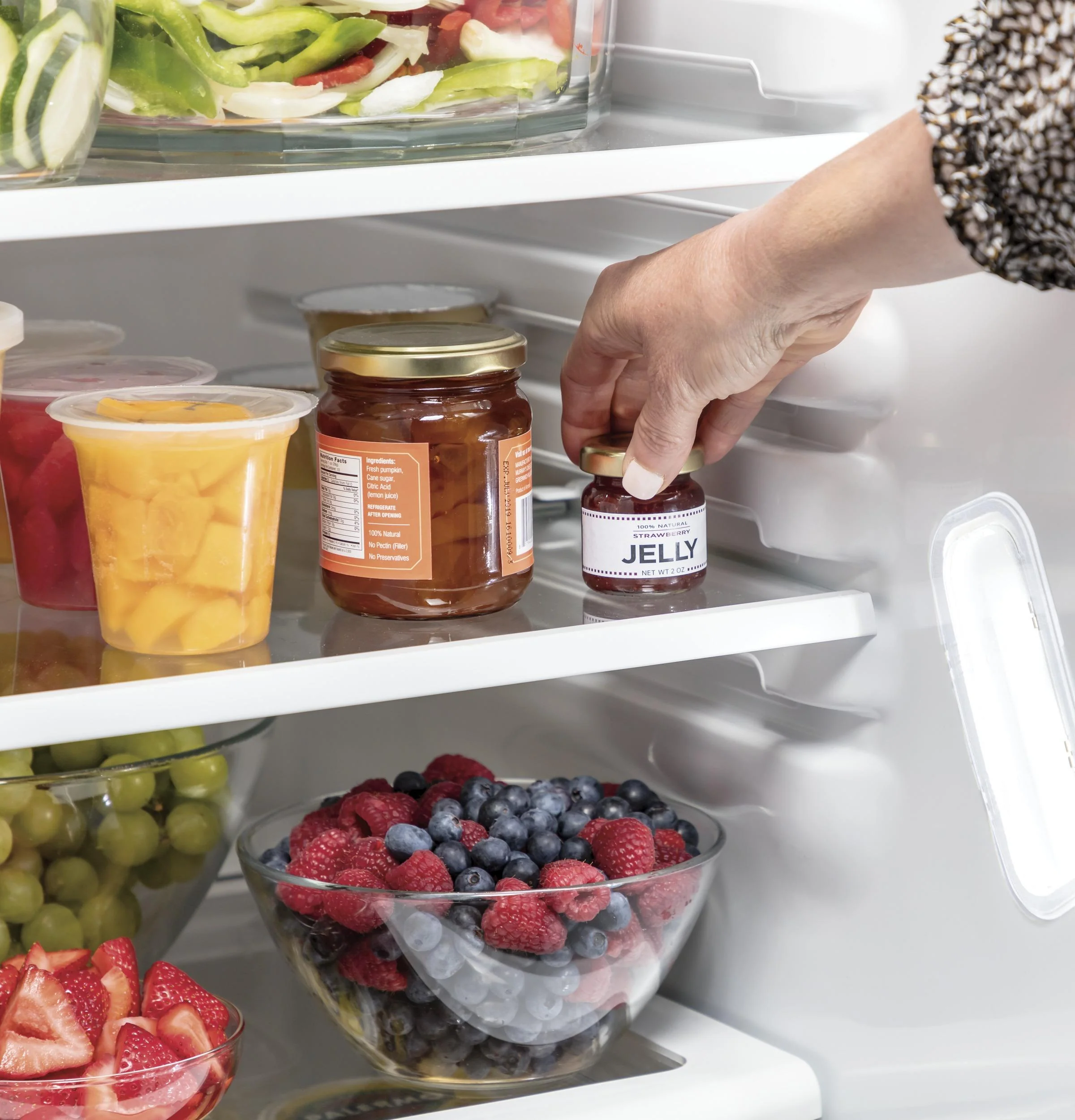 GZS22IENDS GE® 21.8 Cu. Ft. Counter-Depth Side-By-Side Refrigerator - Image 10