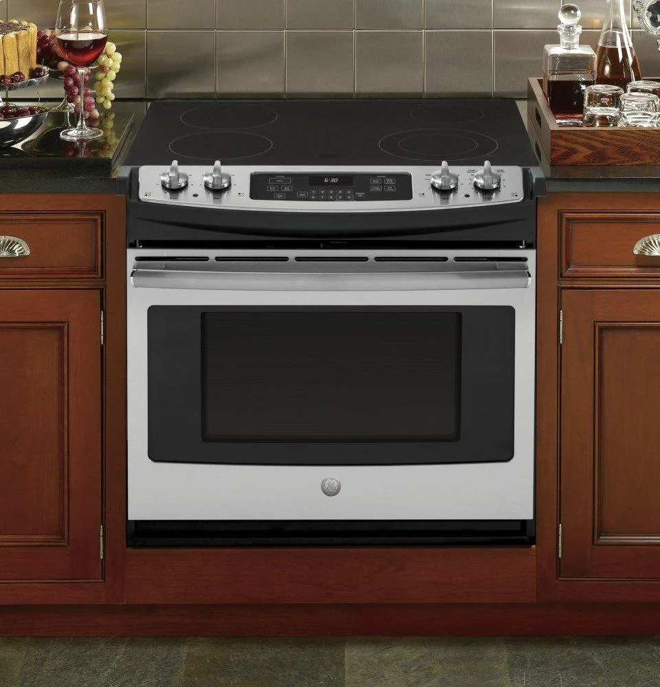 GE® 30" Drop-In Electric Range - Image 3