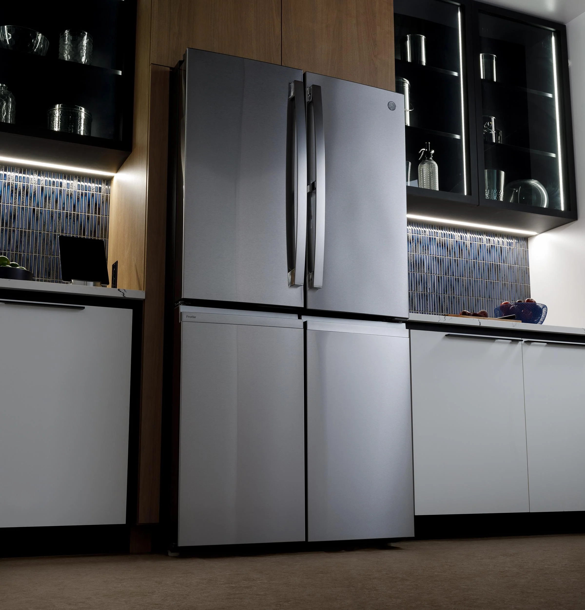 PAD28BYTFS GE Profile™ ENERGY STAR® 28.4 Cu. Ft. Quad-Door Refrigerator with Dual-Dispense AutoFill Pitcher and Door in Door - Image 21