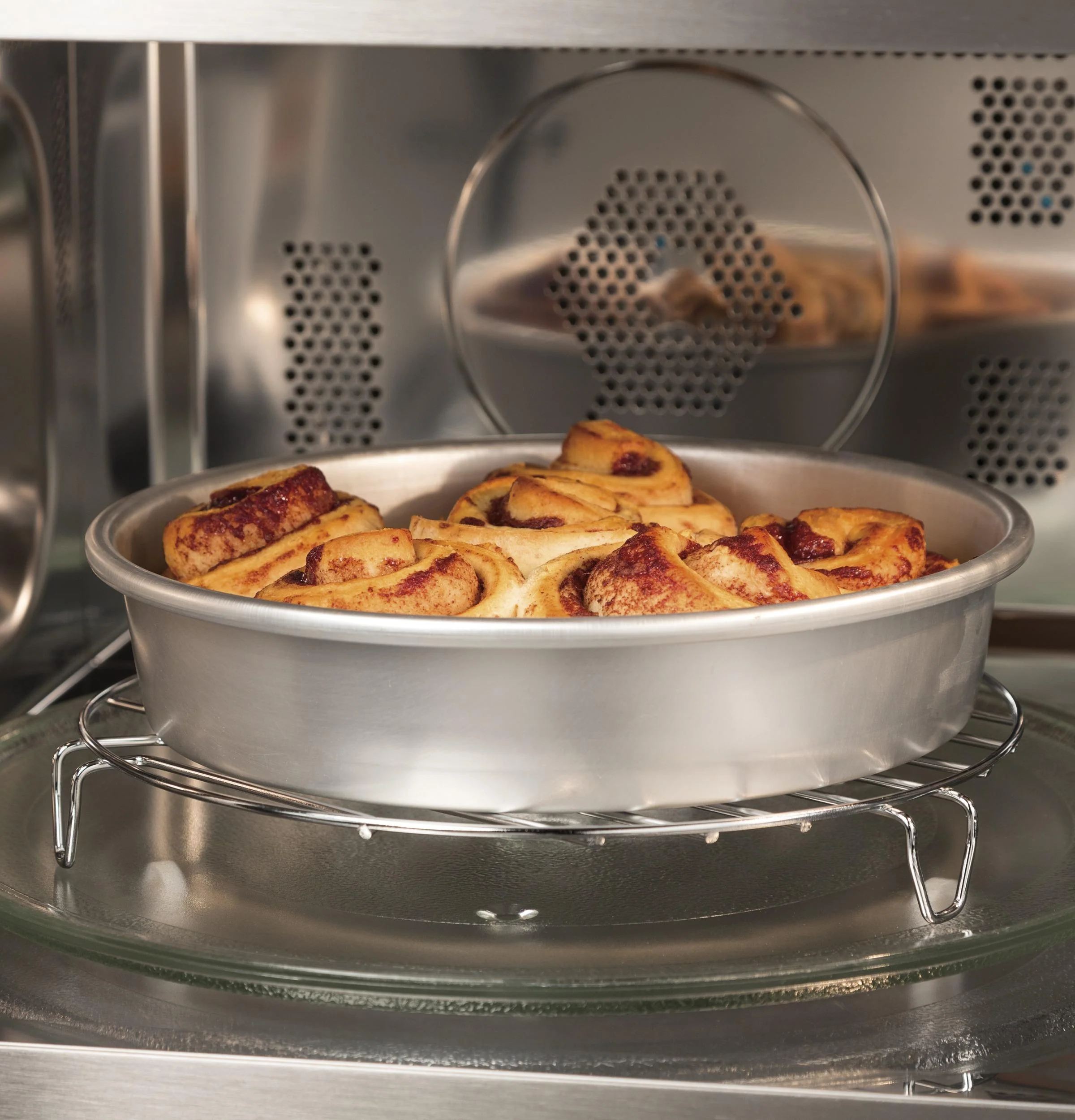 PCWK15C1WSS GE Profile™ 1.5 Cu. Ft. Countertop Convection/Microwave Oven - Image 4