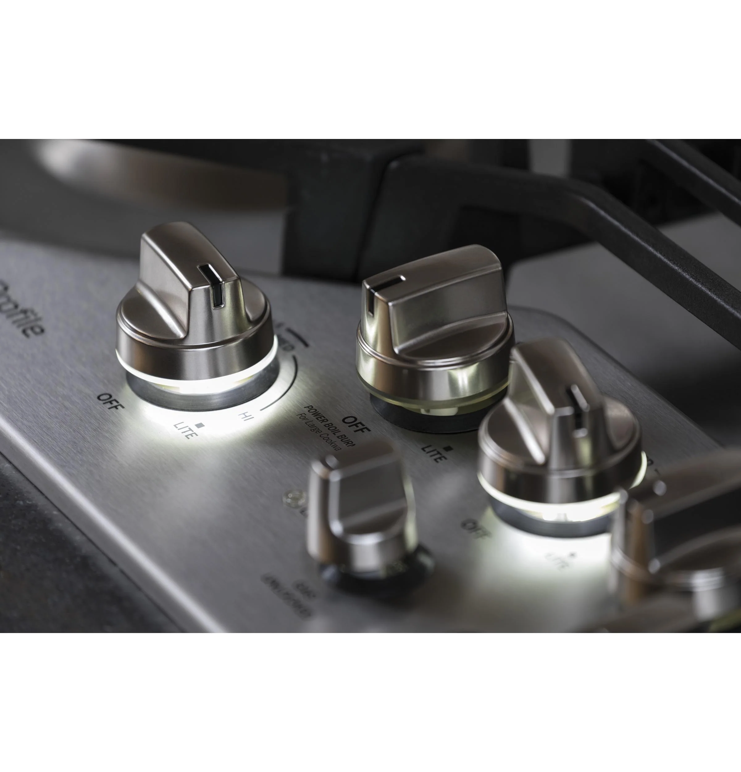 PGP9036SLSS GE Profile™ 36" Built-In Tri-Ring Gas Cooktop with 5 Burners and Included Extra-Large Integrated Griddle - Image 4