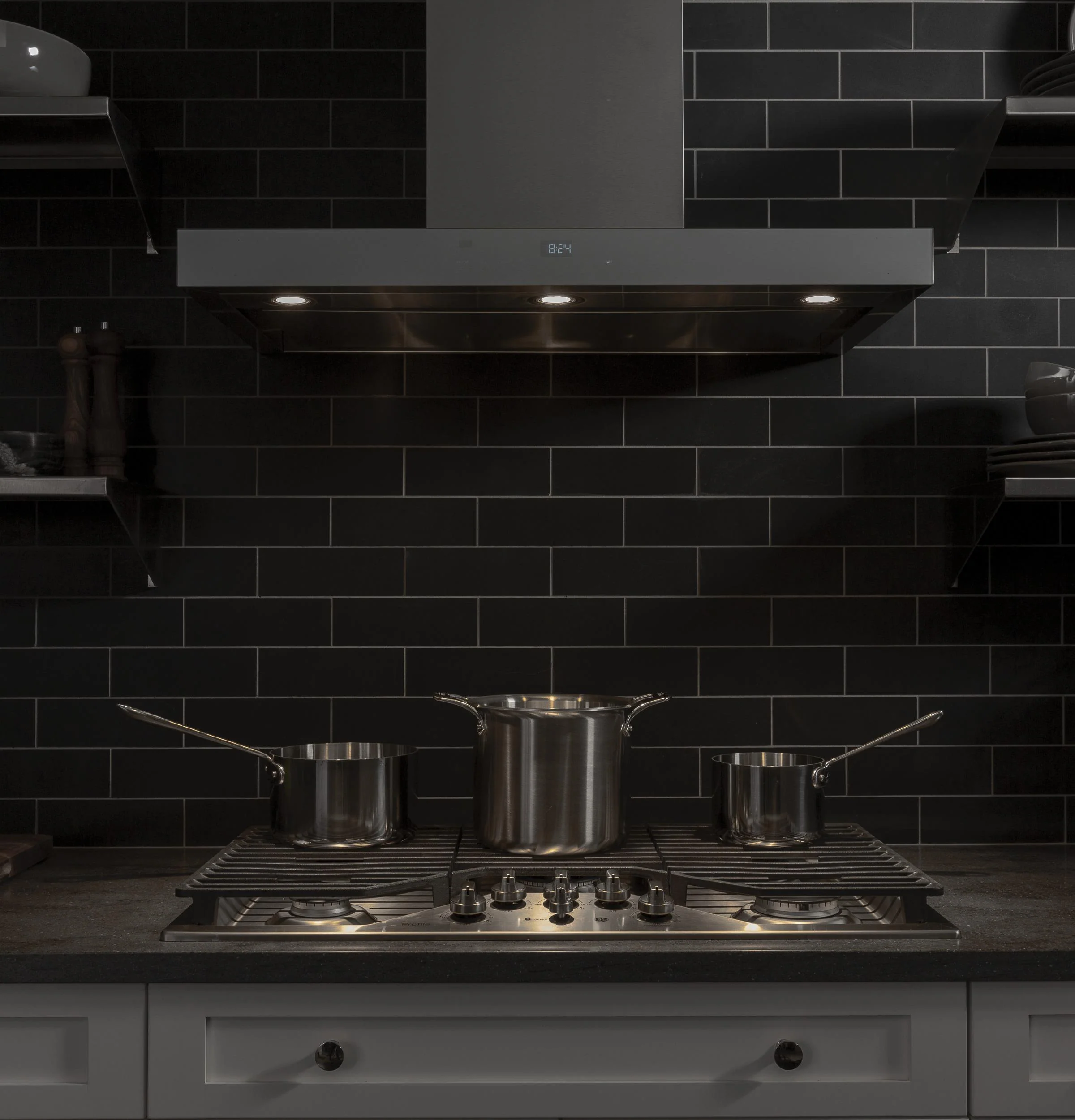 PGP9036SLSS GE Profile™ 36" Built-In Tri-Ring Gas Cooktop with 5 Burners and Included Extra-Large Integrated Griddle - Image 9