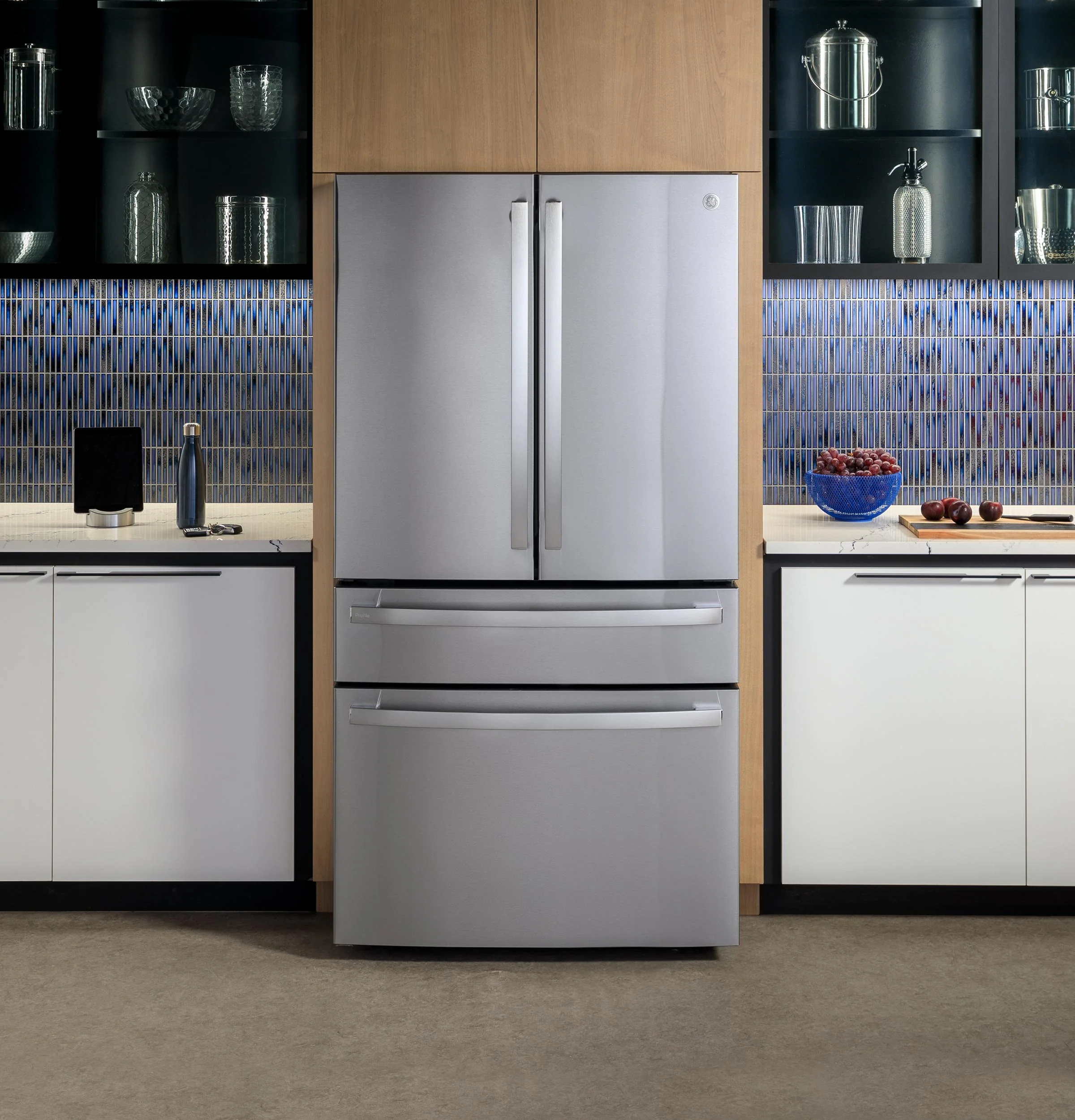 PJE23BYWFS GE Profile™ ENERGY STAR® 23.2 Cu. Ft. Smart Counter-Depth Fingerprint Resistant 4-Door French-Door Refrigerator - Image 16