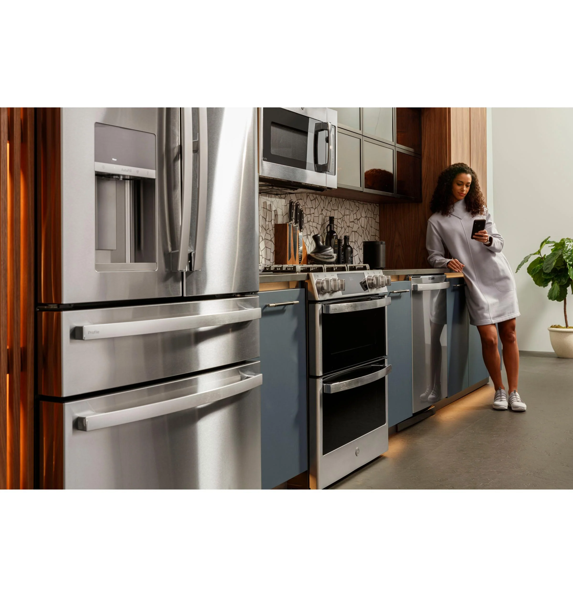 PXD22BYPFS GE Profile™ 22.4 Cu. Ft. Smart Counter-Depth Fingerprint Resistant 4-Door French-Door Refrigerator with Door In Door - Image 38